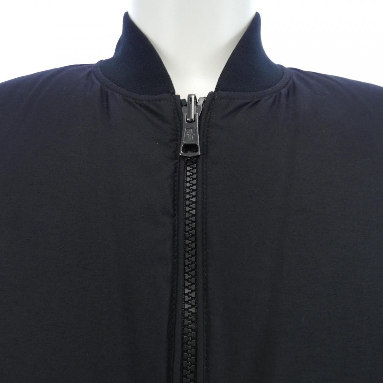 モンクレール MONCLER ダウンジャケット
