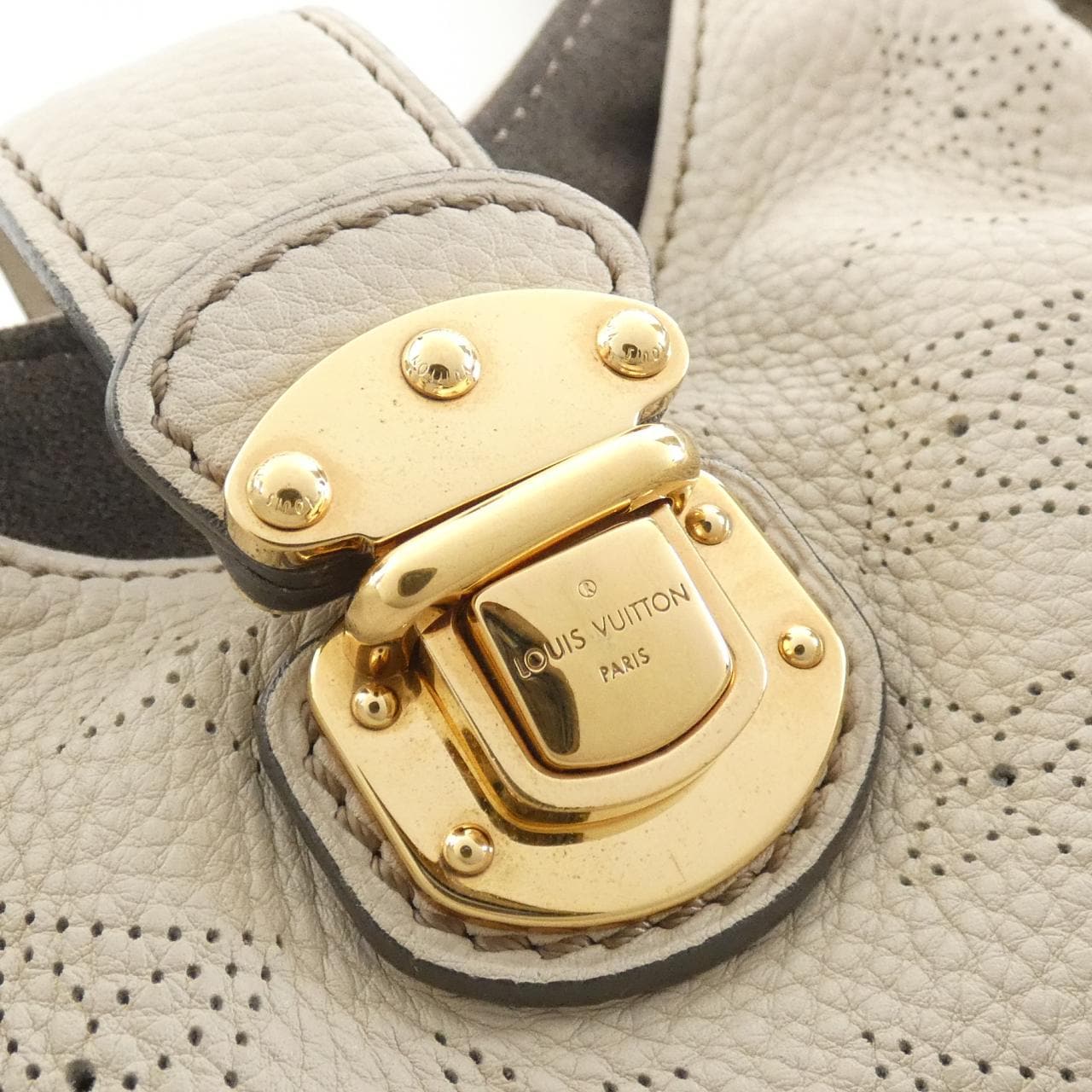 ルイヴィトン マヒナ L M95977 ショルダーバッグ