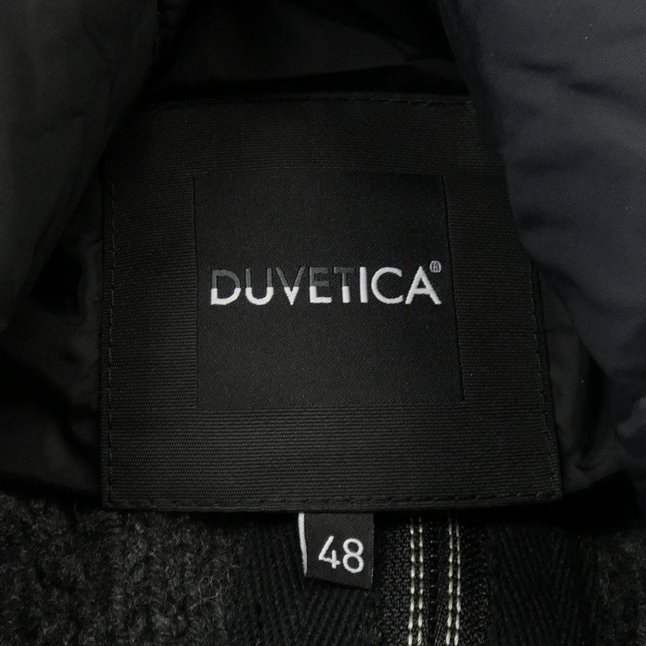 デュベティカ DUVETICA ダウンジャケット