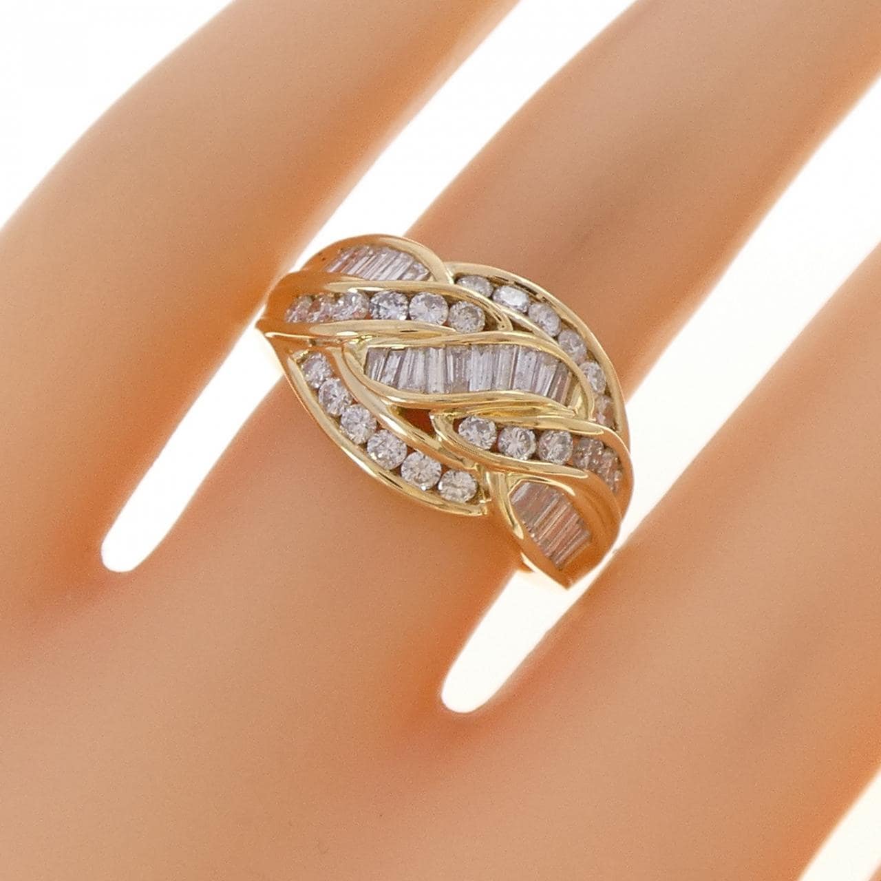 18KYG ダイヤモンド リング 0.59CT
