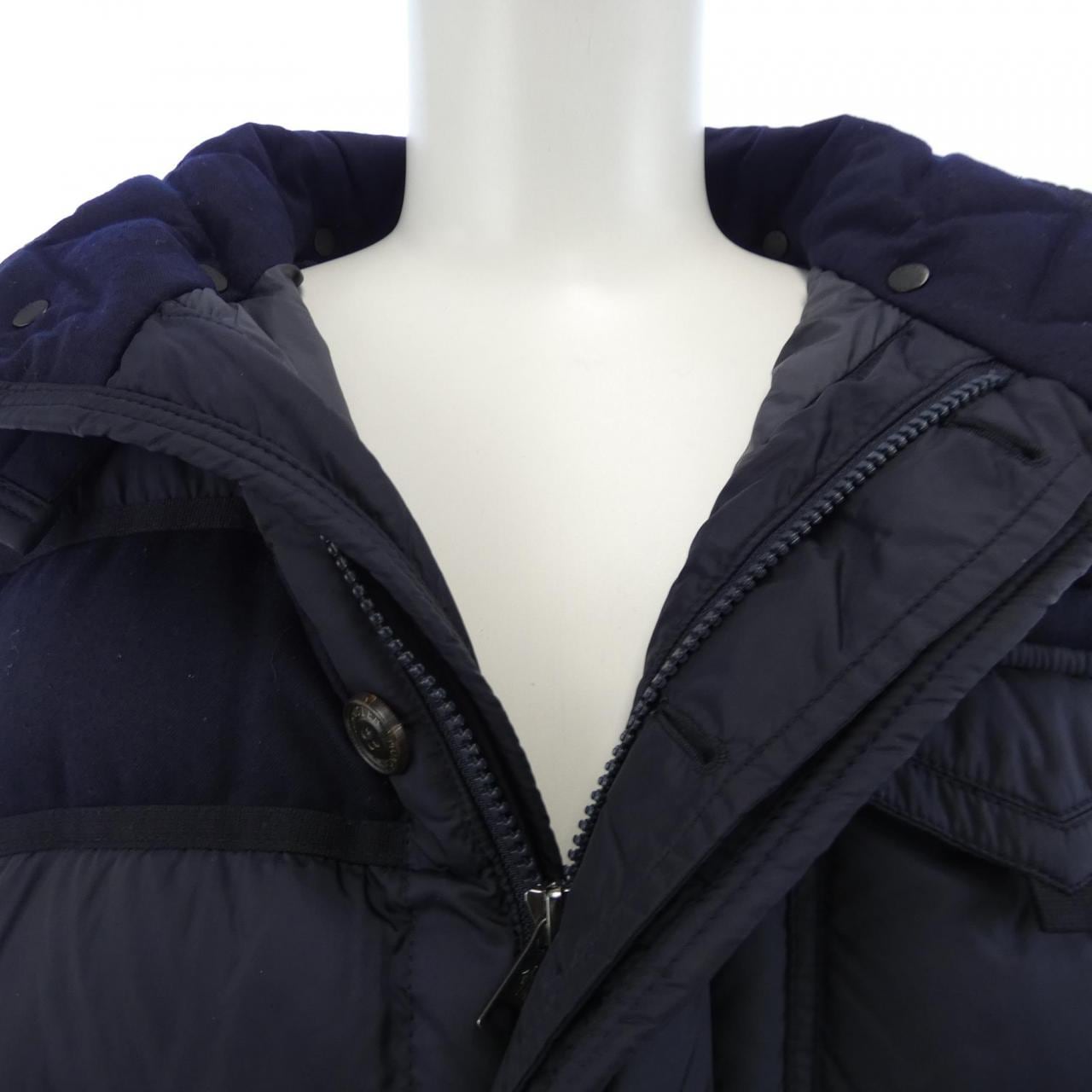 モンクレール MONCLER ダウンジャケット