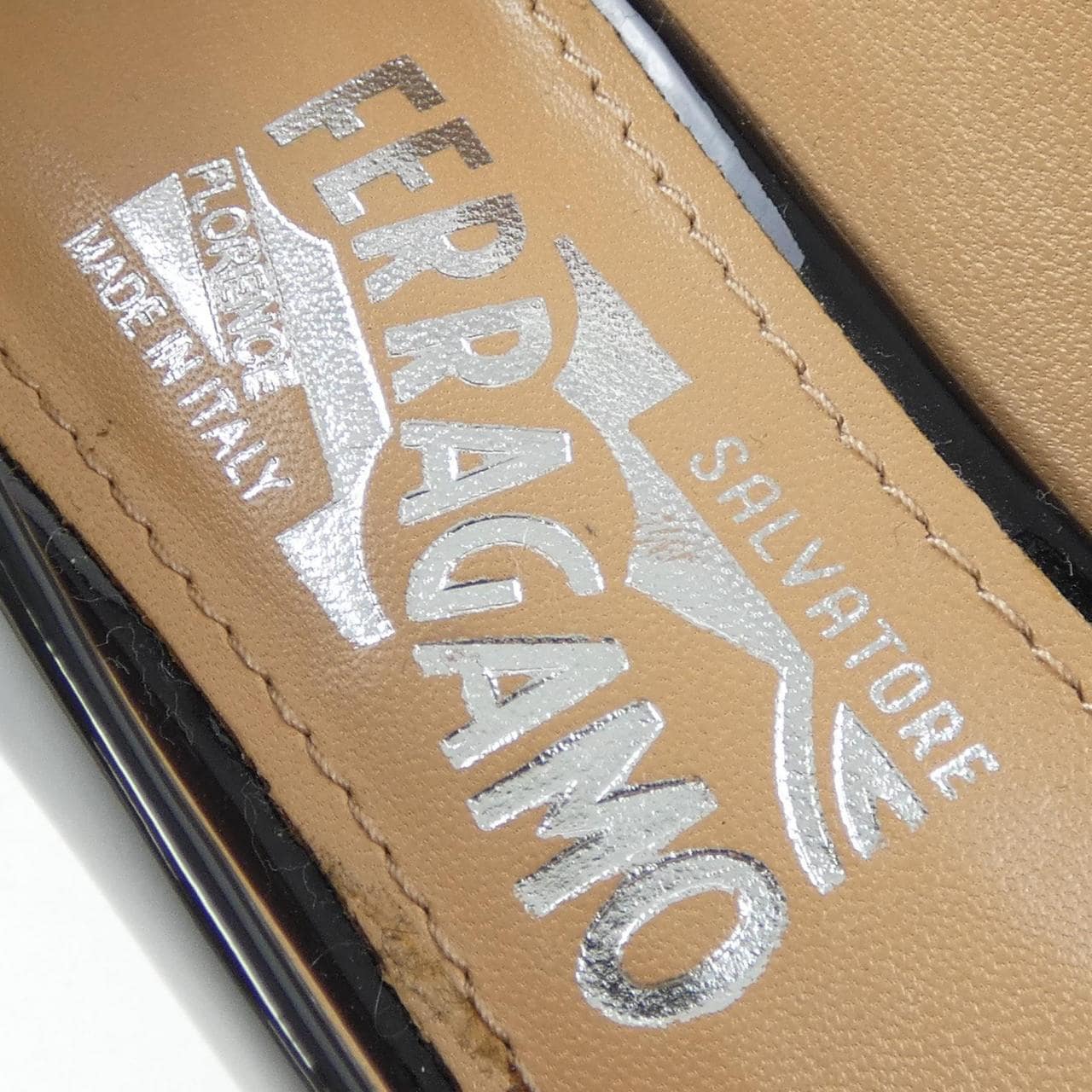 サルヴァトーレフェラガモ SALVATORE FERRAGAMO パンプス