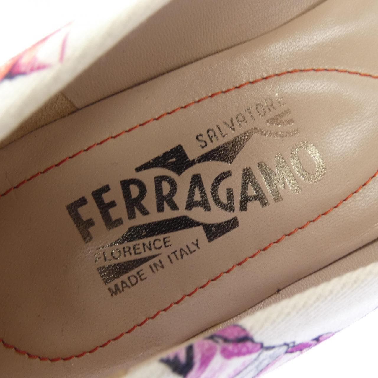 フェラガモ FERRAGAMO フラットシューズ