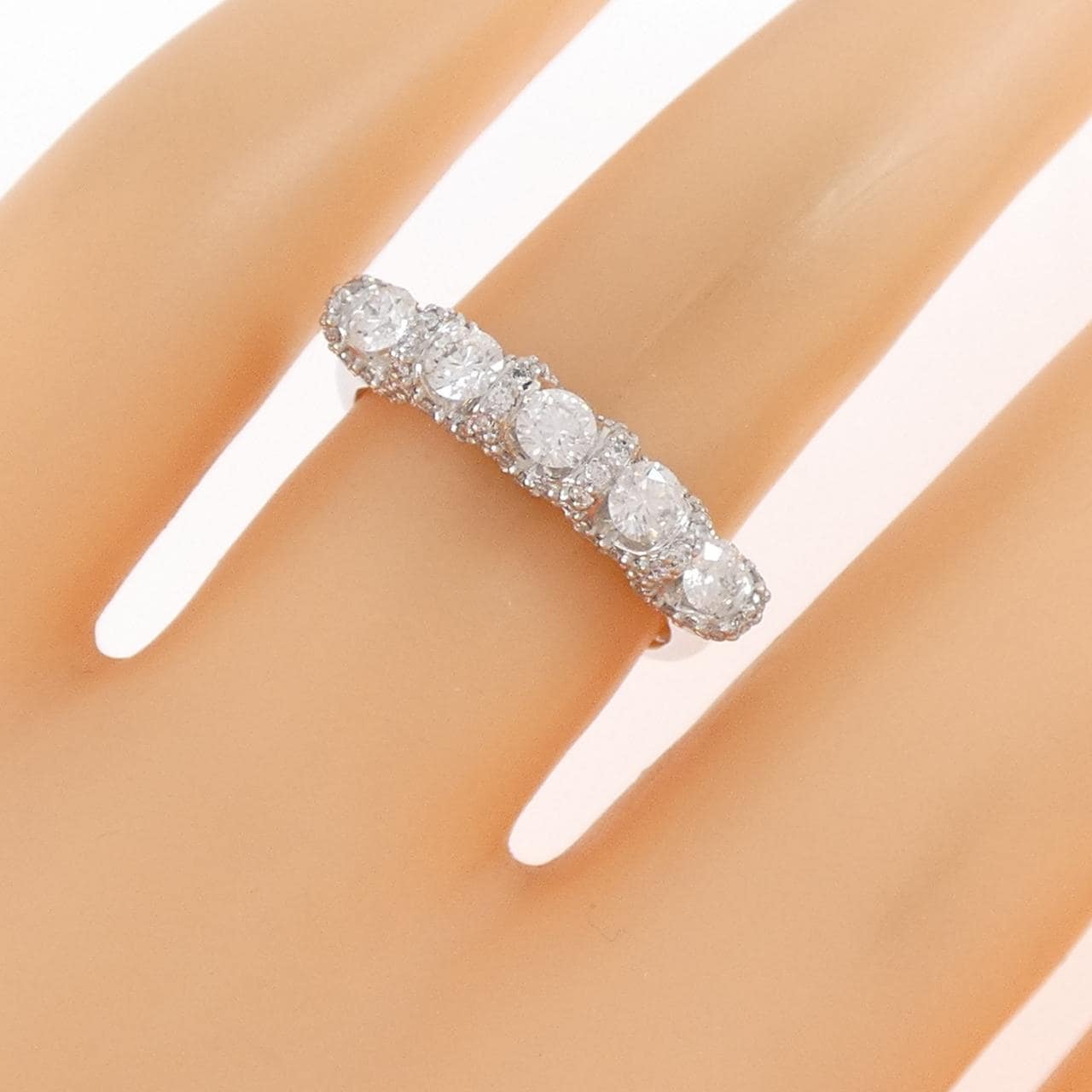 ジーエスティービー ダイヤモンド リング 0.70CT