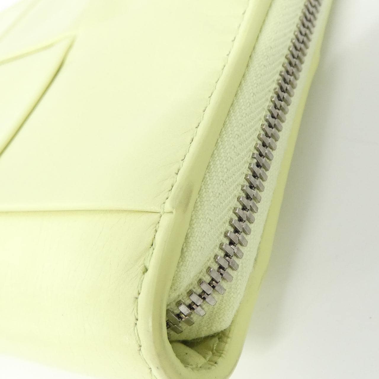 ボッテガヴェネタ 690945 VCQ72 財布