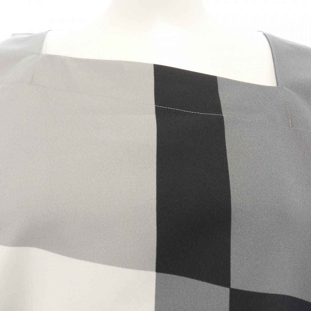 イッセイミヤケ ISSEY MIYAKE IL41FH504 ワンピース