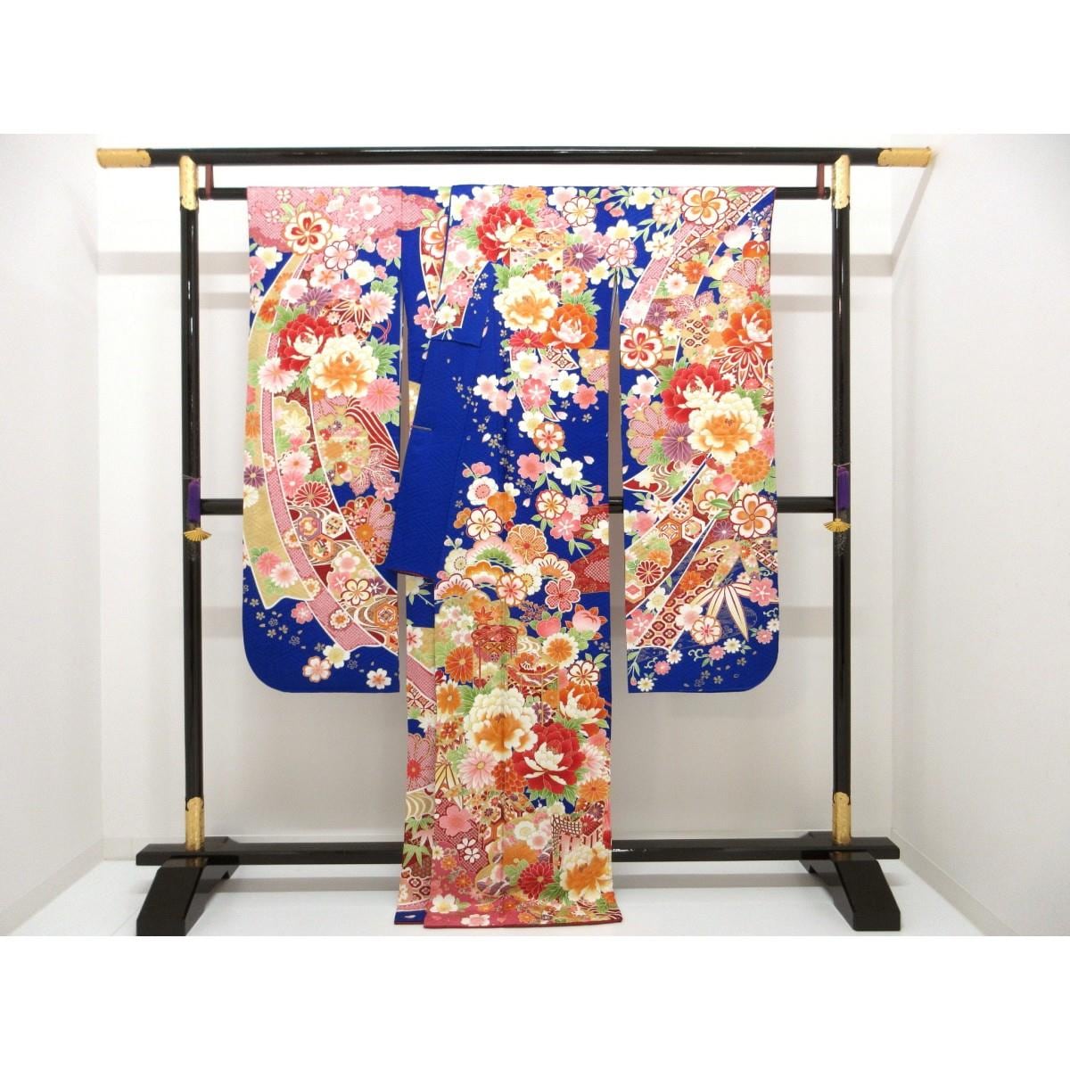 振袖　友禅金彩加工　刺繍入り