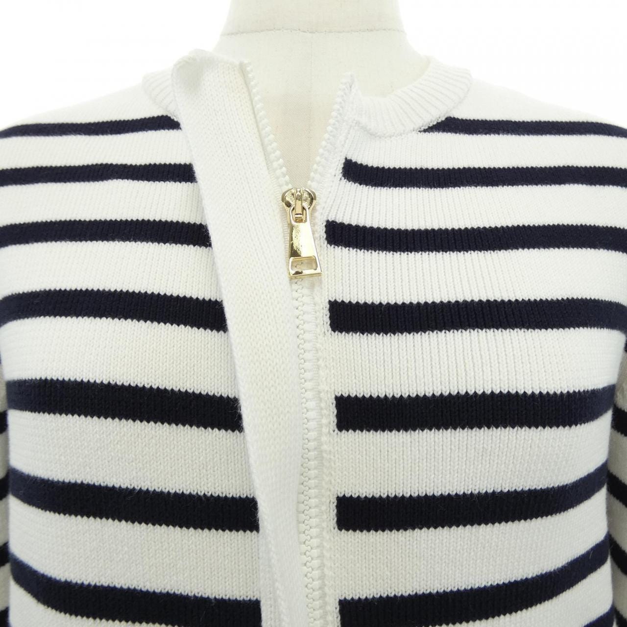 モンクレール MONCLER 10939B00016 ダウンジャケット