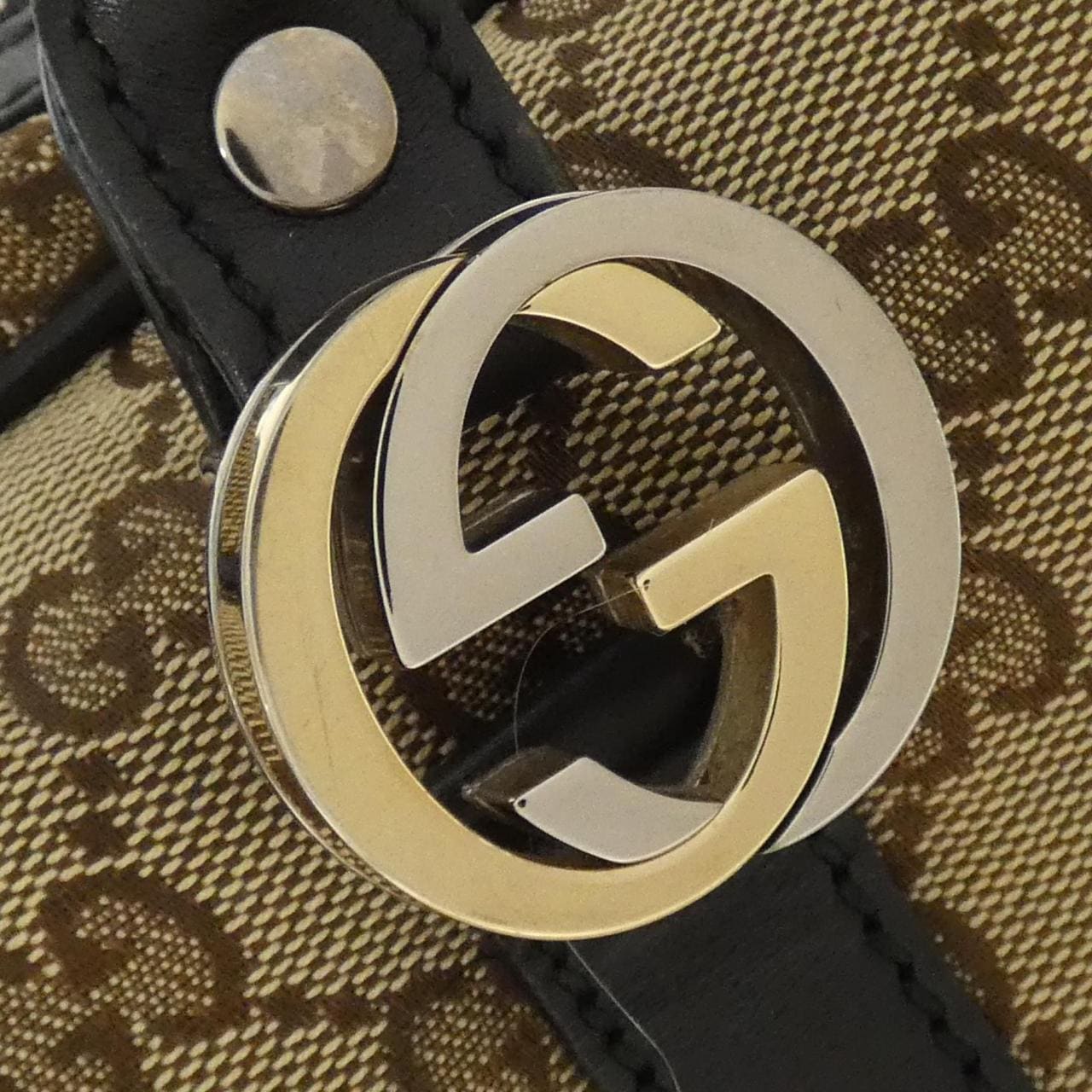 Gucci 232958 F4C7N包