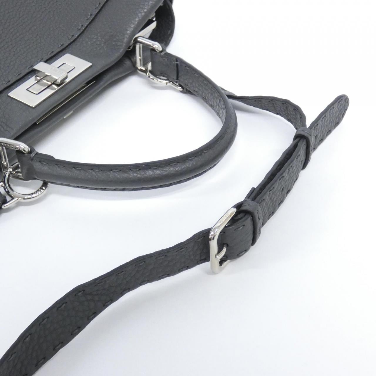 フェンディ SELLERIA ピーカブー 8BN290 Q0J バッグ