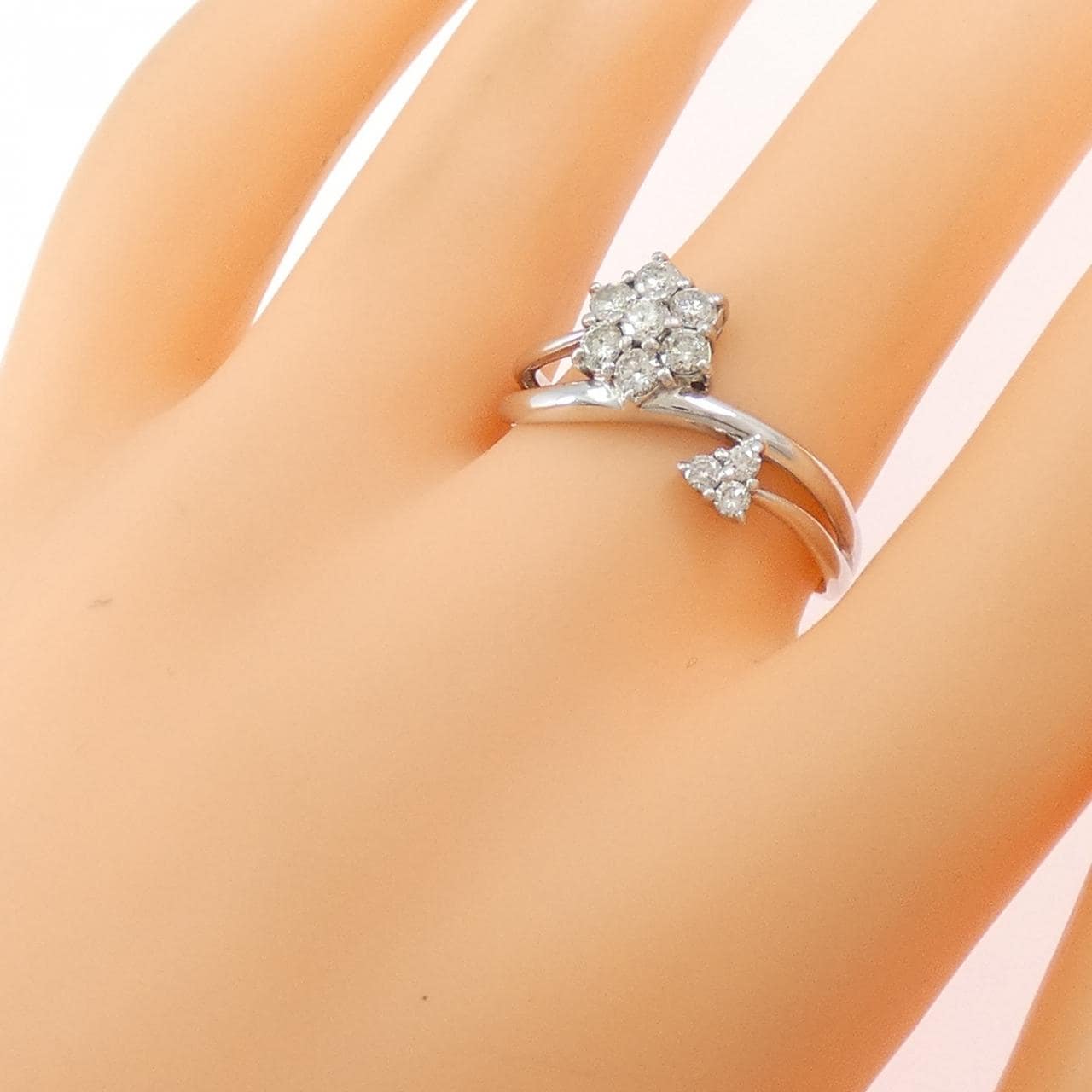 K18WG フラワー ダイヤモンド リング 0.51CT