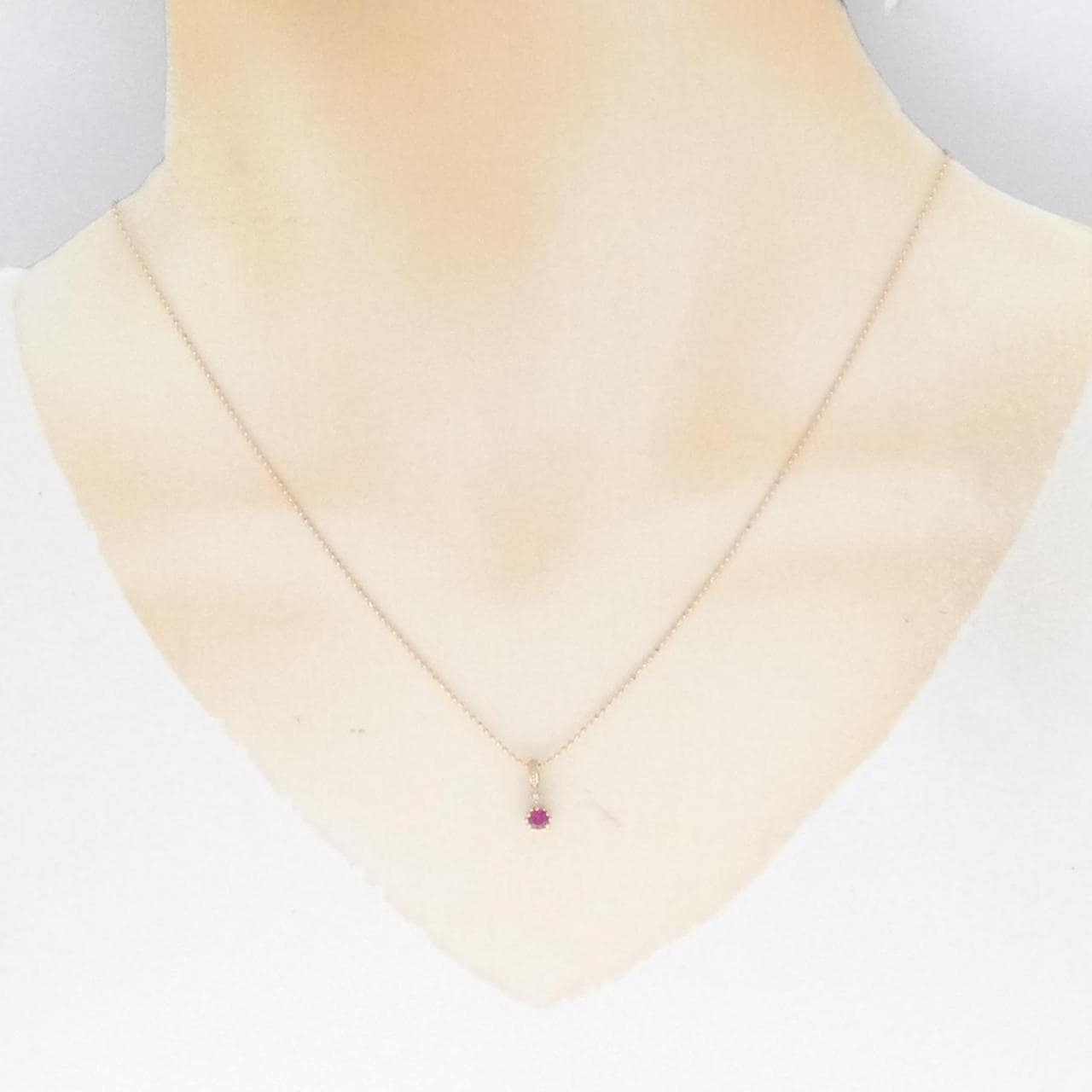 K18PG ruby necklace