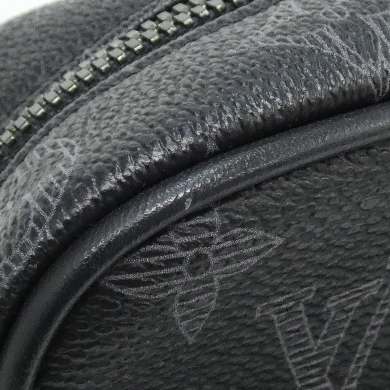 ルイヴィトン モノグラム エクリプス ダヌーブ M43677 ショルダーバッグ