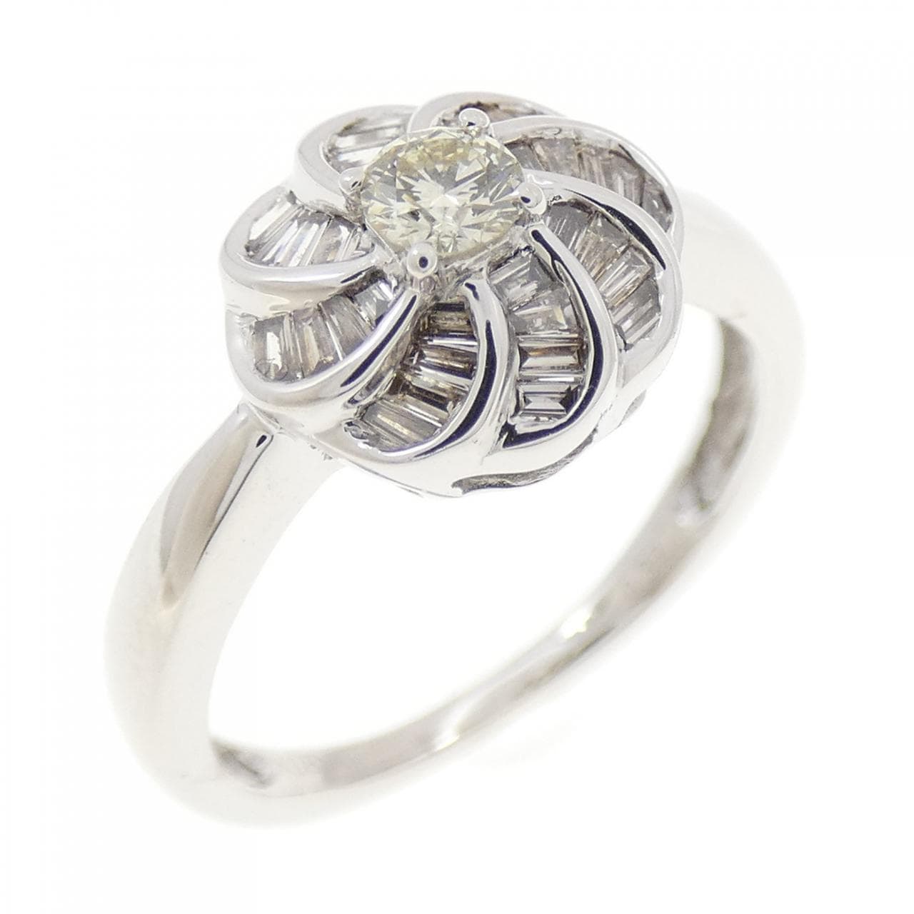 K18WG ダイヤモンド リング 0.37CT