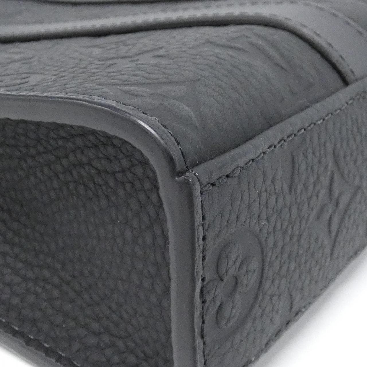 LOUIS VUITTON Taurillon Monogram Sac Plat Cross M21884 Bag