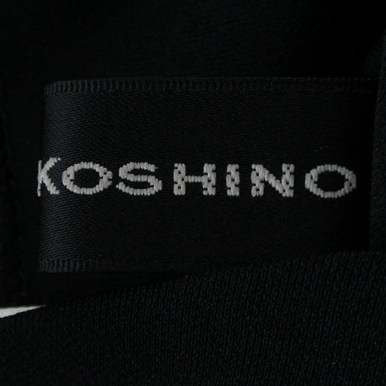 ヒロココシノ HIROKO KOSHINO トップス