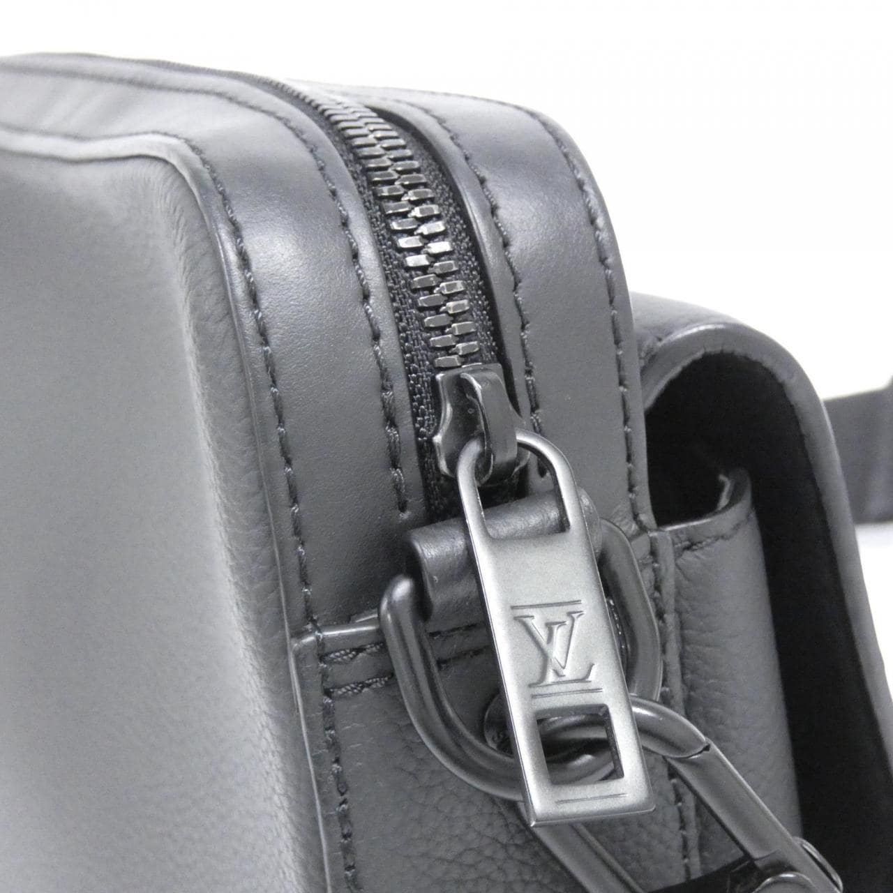 ルイヴィトン LVアエログラム ファストライン メッセンジャー M22482 ショルダーバッグ
