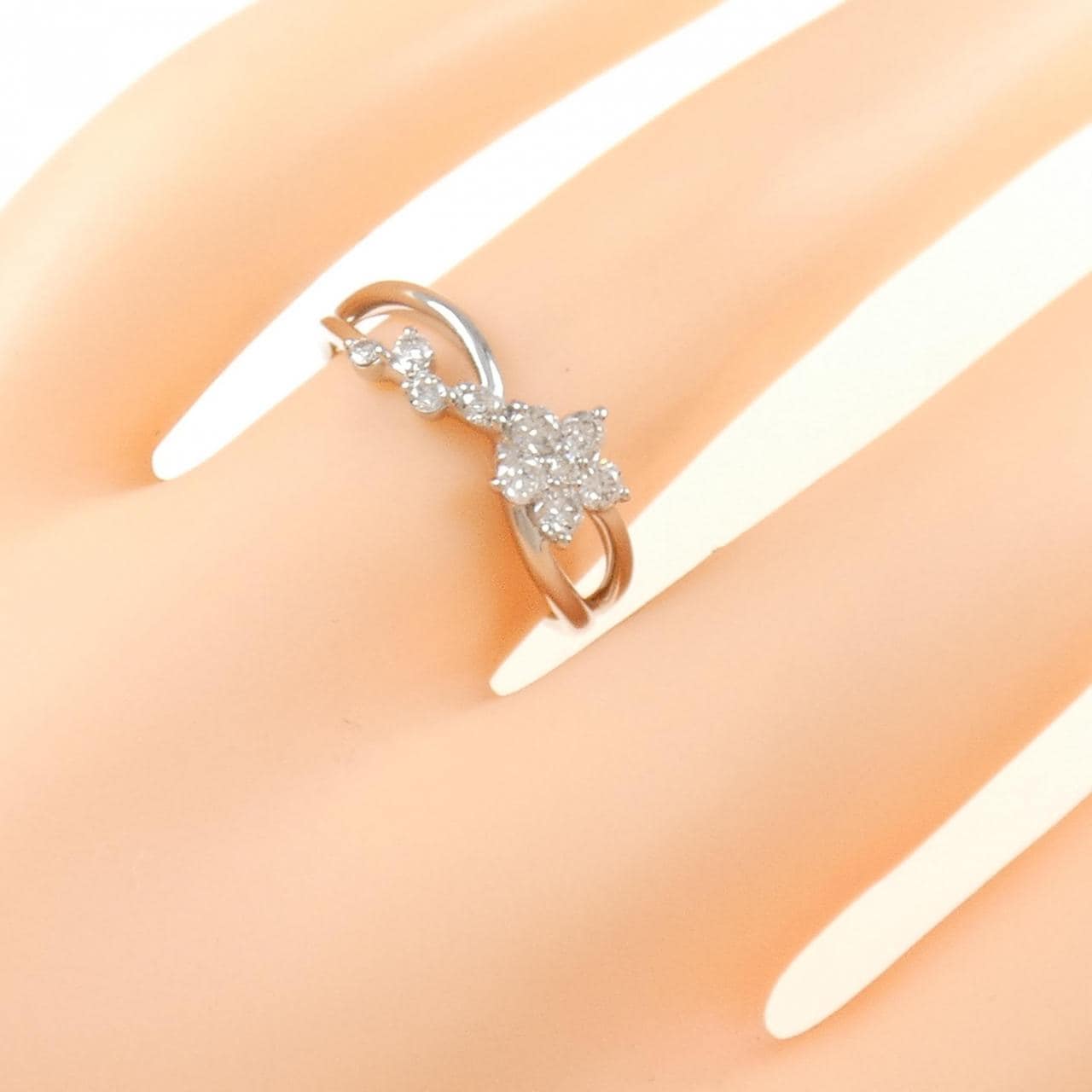 PT フラワー ダイヤモンド リング 0.32CT