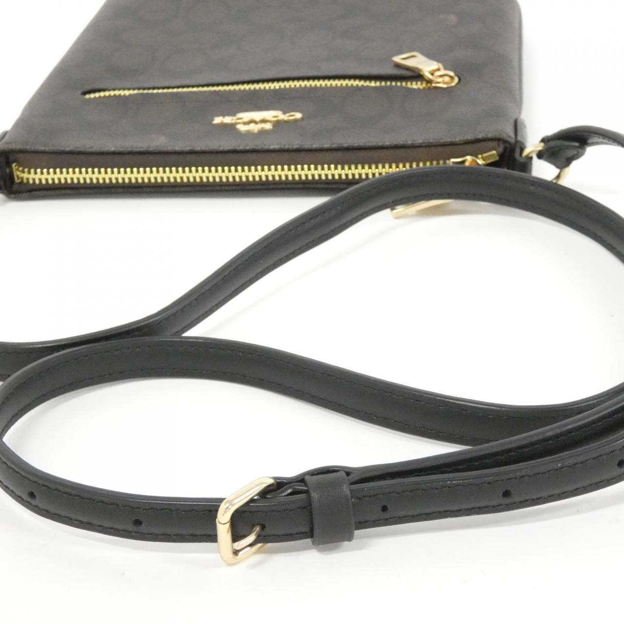 【新品】コーチ CW325 ショルダーバッグ