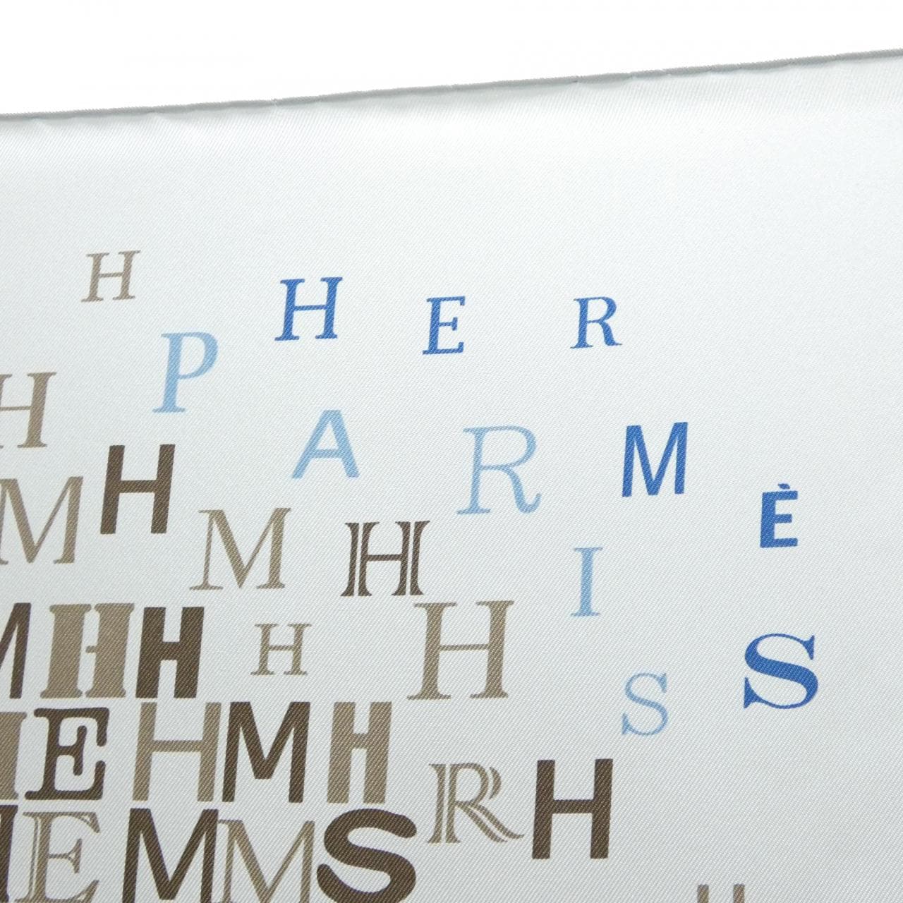 エルメス CHEVAL DE CARACTER カレ スカーフ