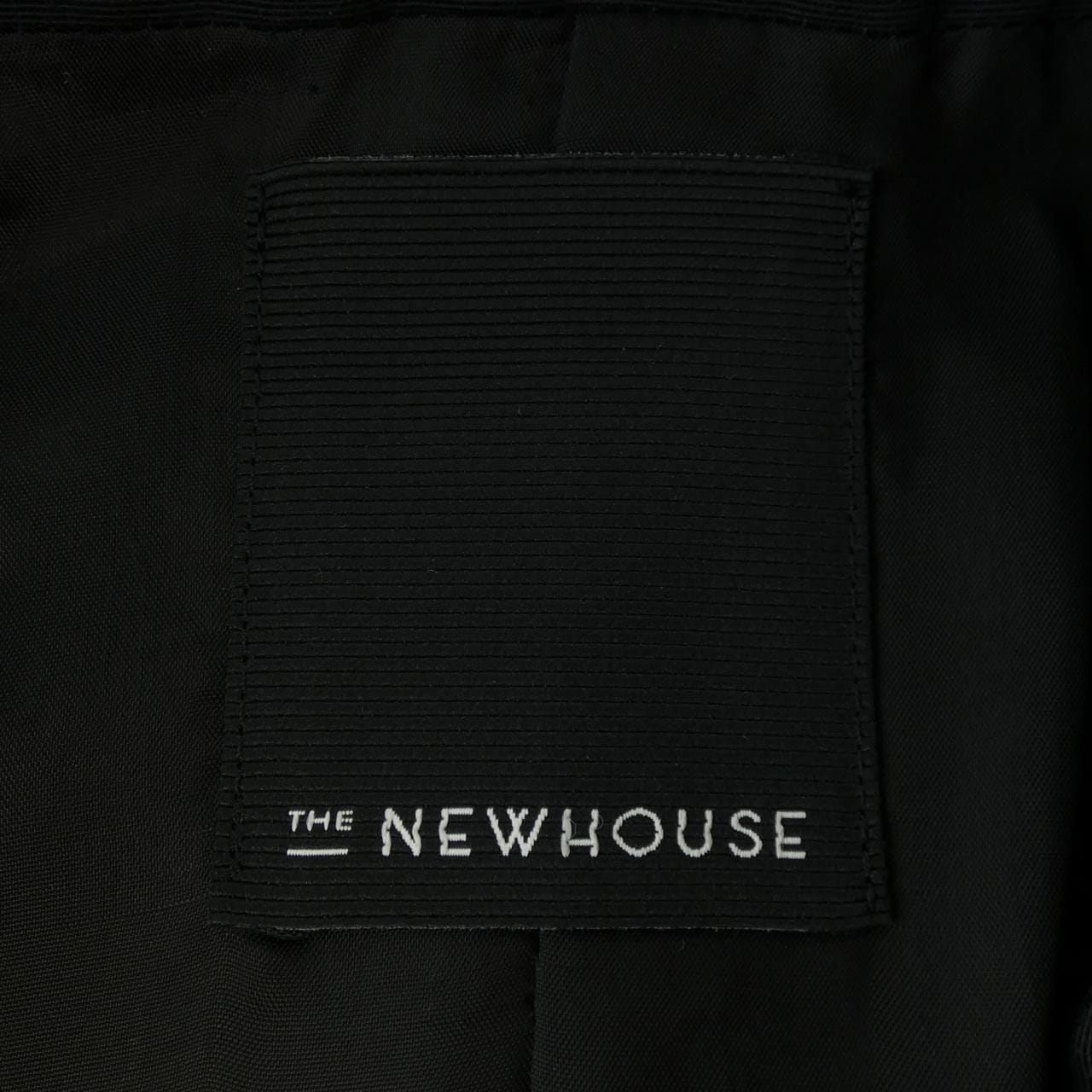 ザニューハウス THE NEWHOUSE ジャケット