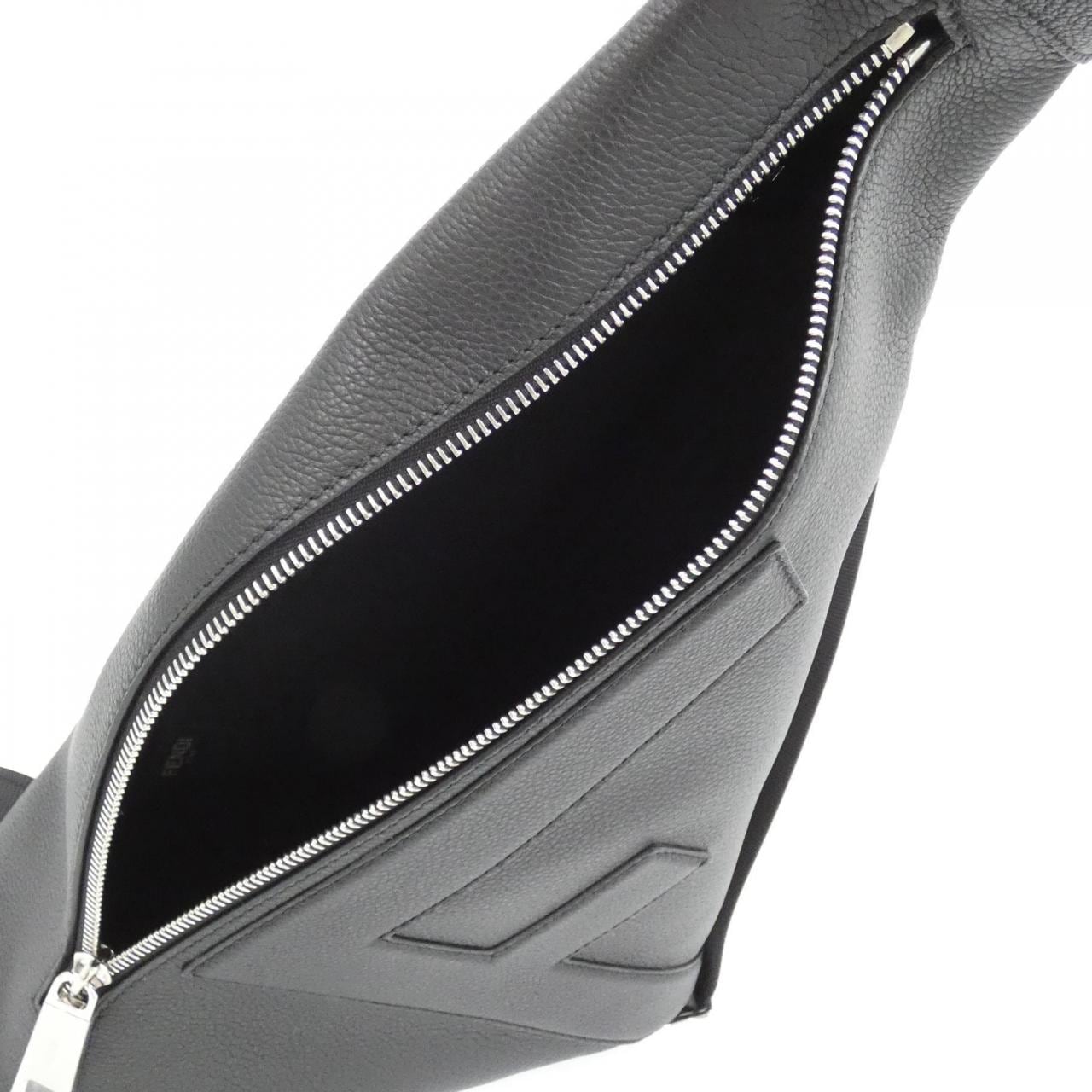 【新品】フェンディ フェンディ コーノ ラージ 7VZ092 APDR ショルダーバッグ