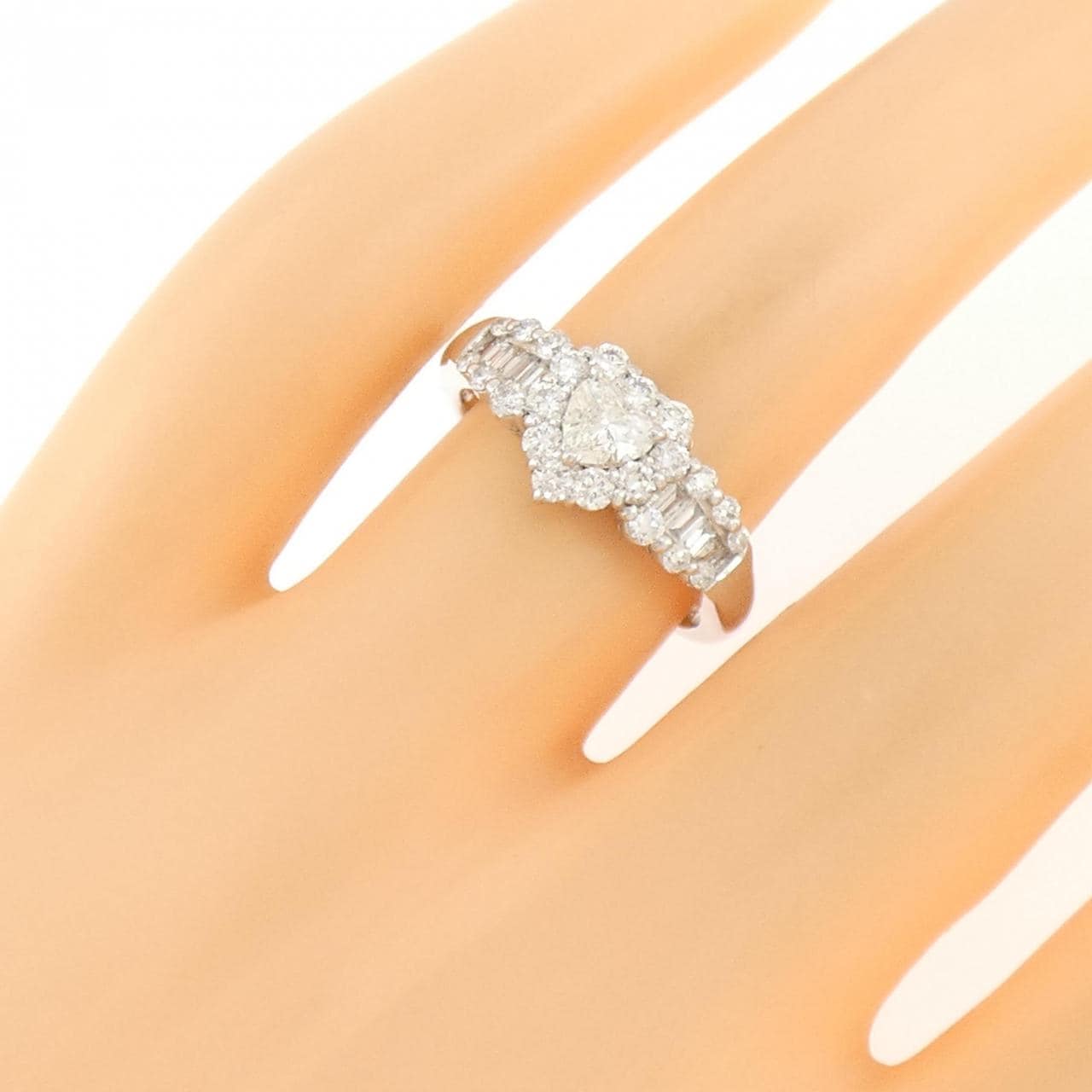 PT900 ハート ダイヤモンド リング 0.279CT
