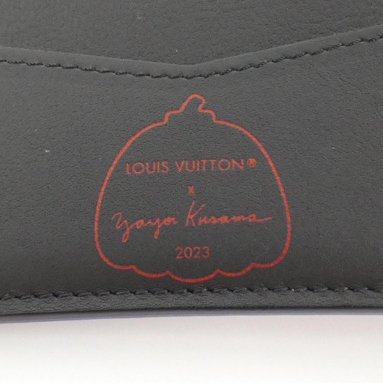 LOUIS VUITTON Taurillon (LV x YK) Portefeuille Slender M81902 Billfold