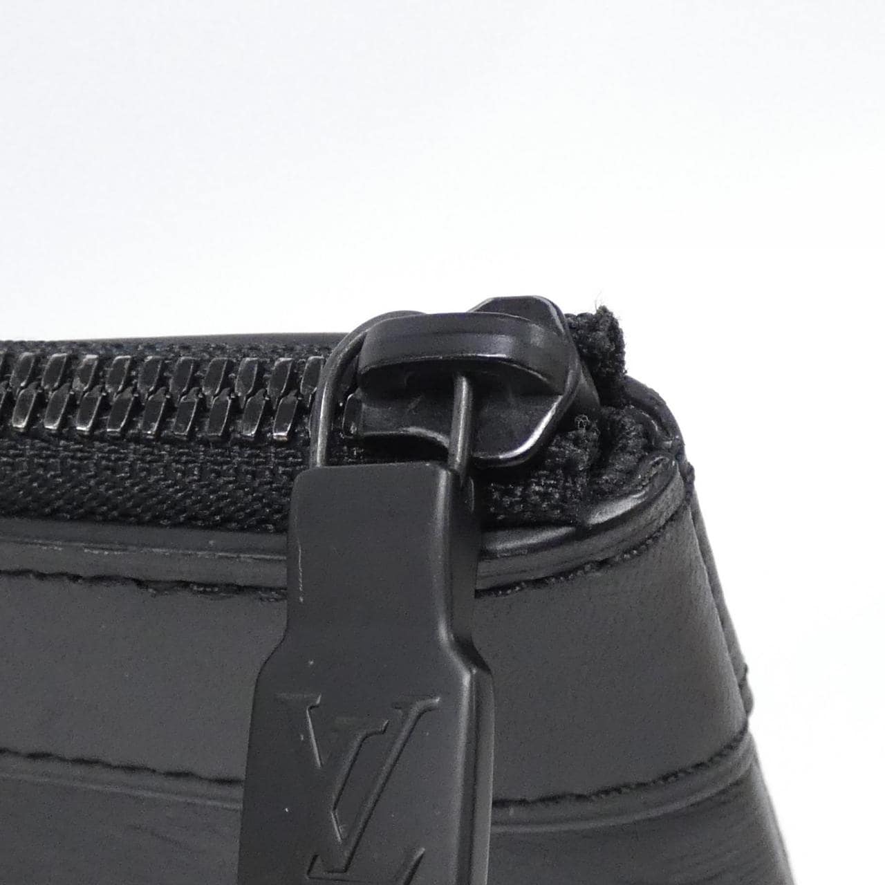 ルイヴィトン モノグラム シャドウ ポシェット ディスカバリー M62903 バッグ