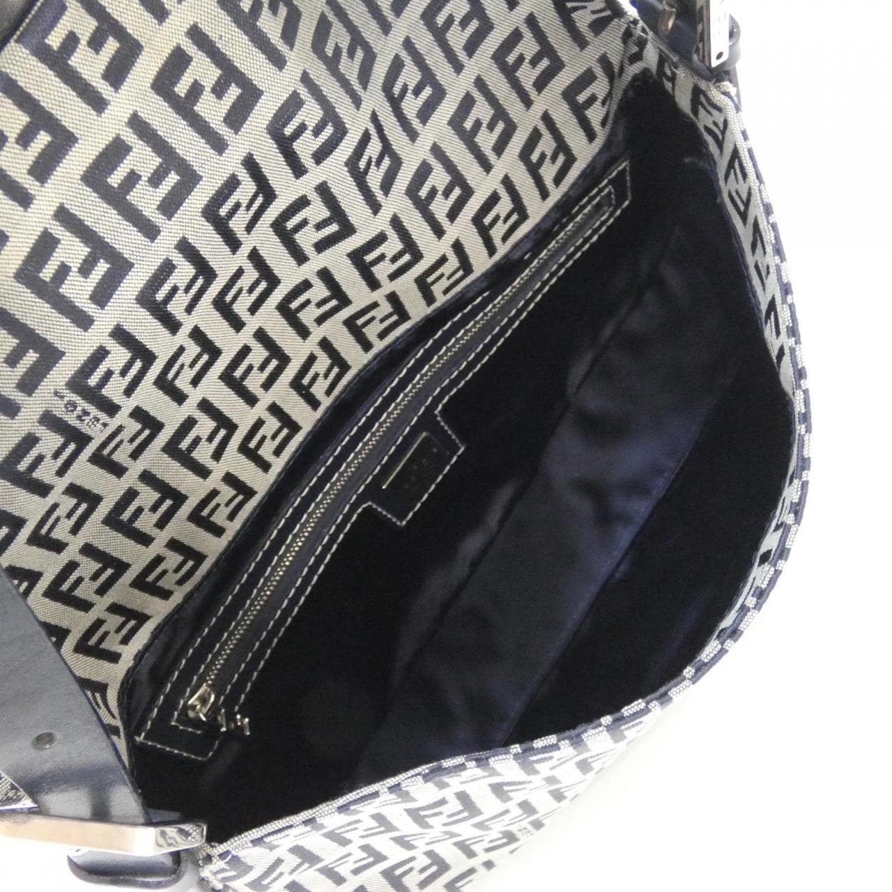 【ヴィンテージ】フェンディ バゲット 26424 ショルダーバッグ