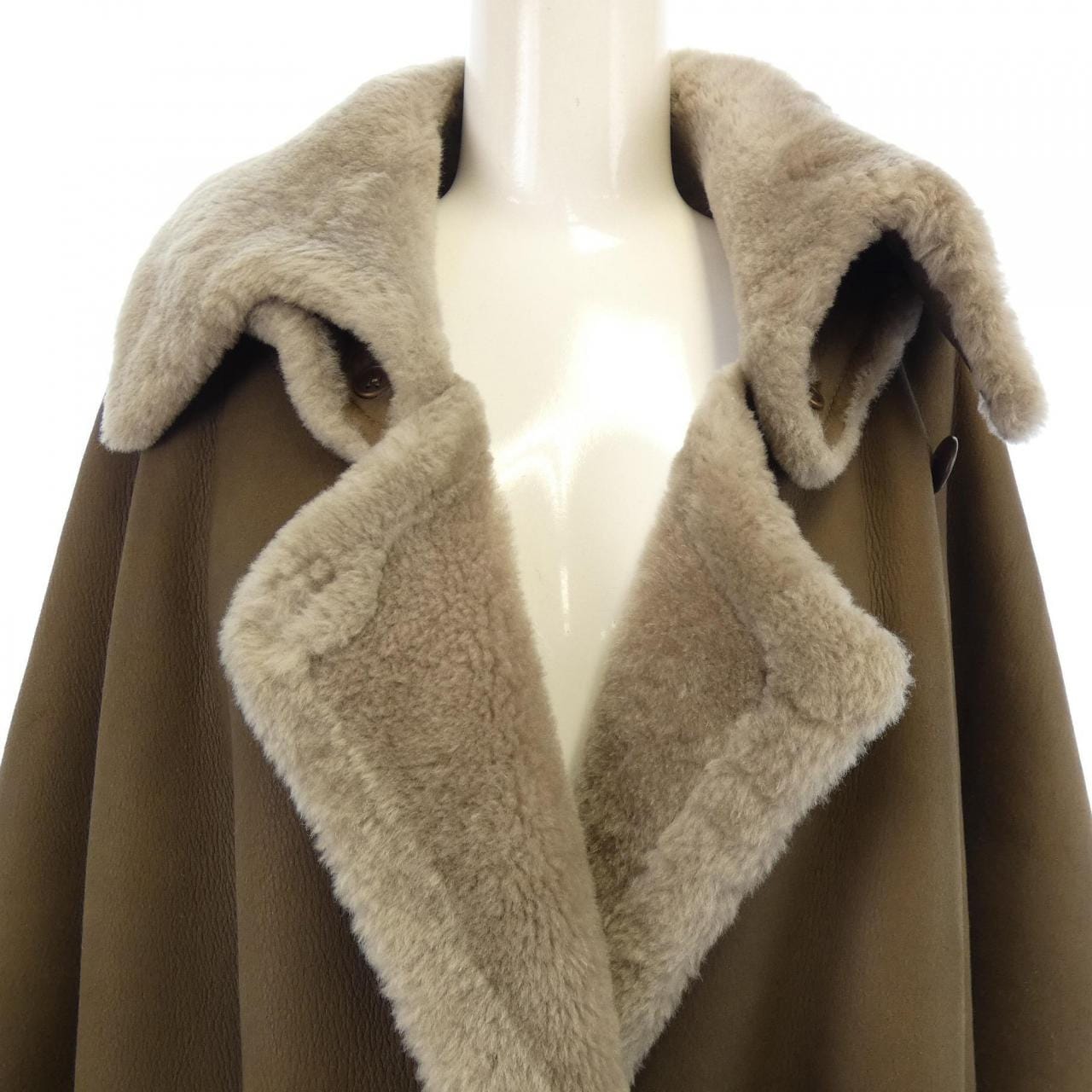 エルメス HERMES Hボタン ムートンコート