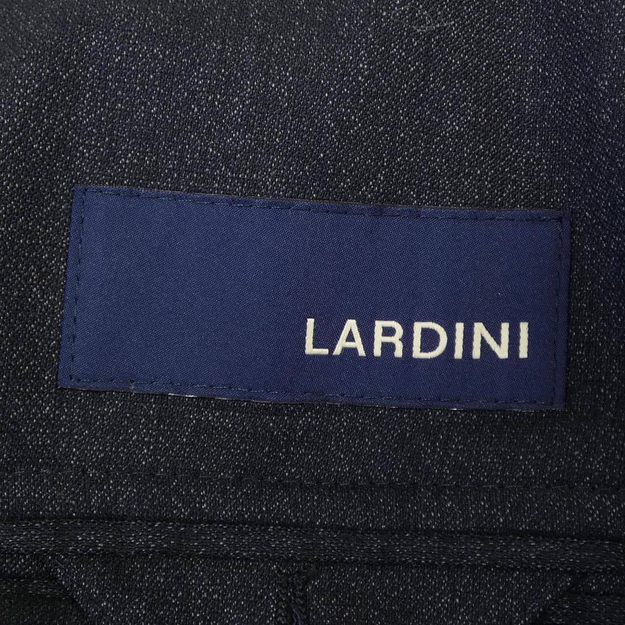 ラルディーニ LARDINI スーツ
