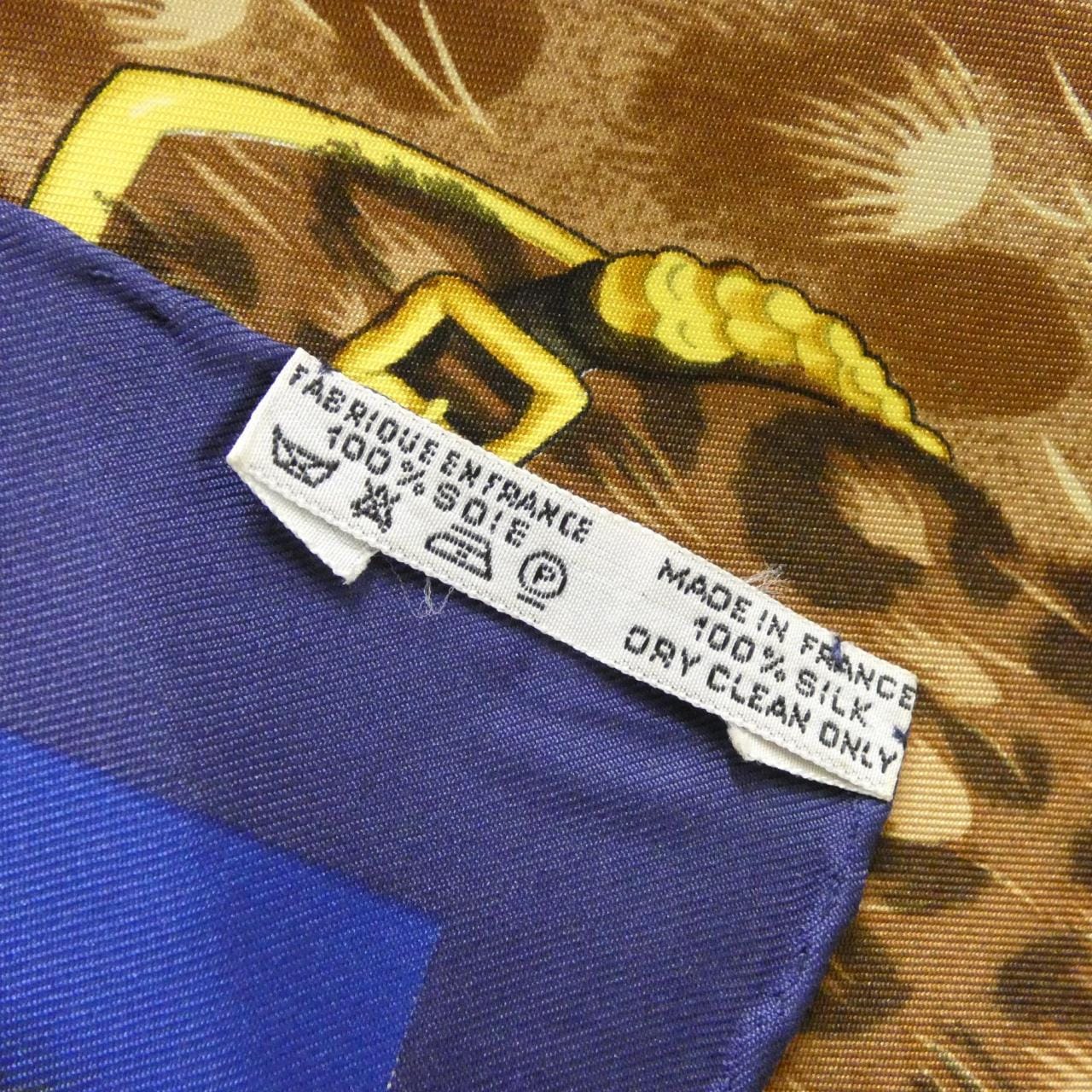 エルメス CASQUES ET PLUMETS カレ スカーフ