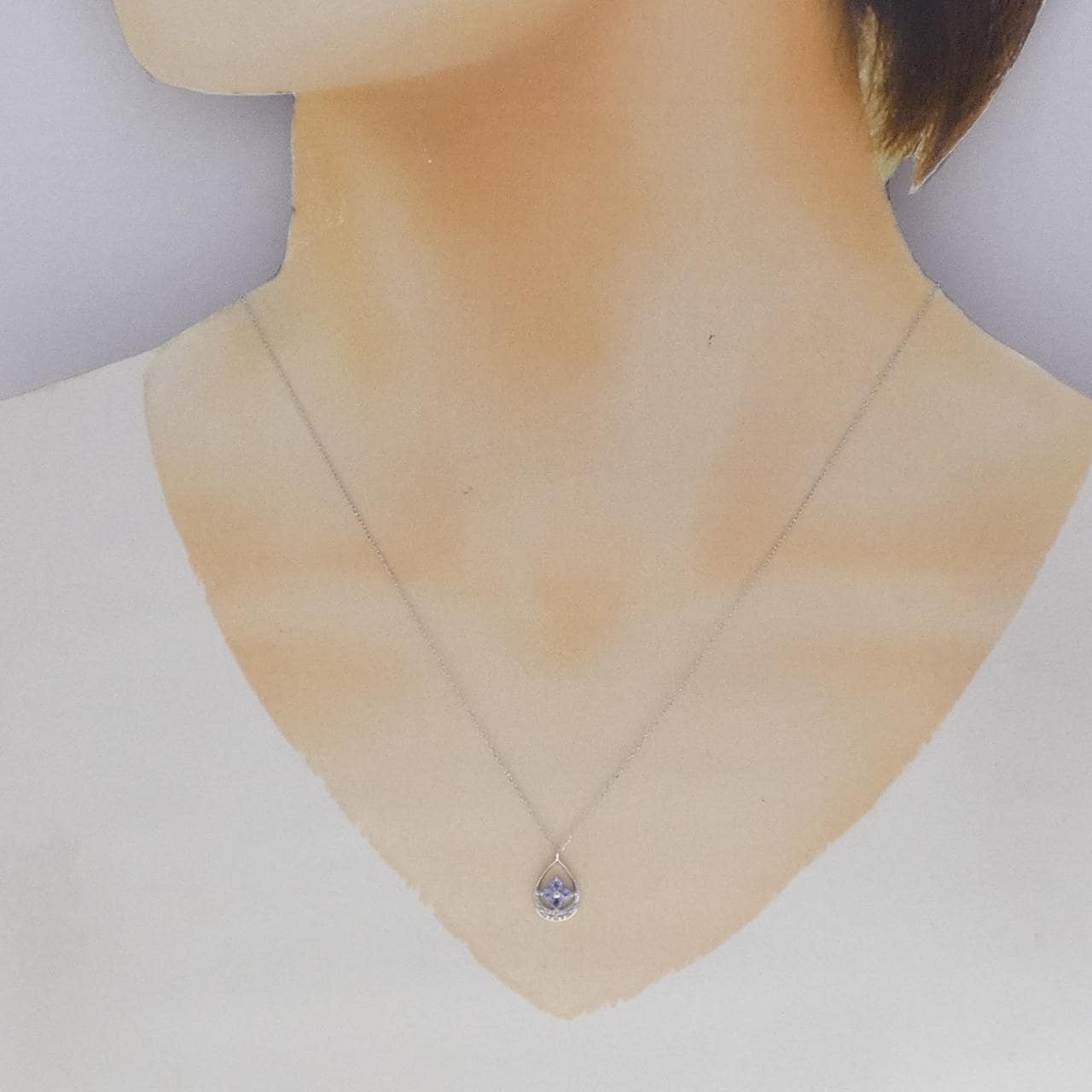 K10WG フラワー タンザナイト ネックレス