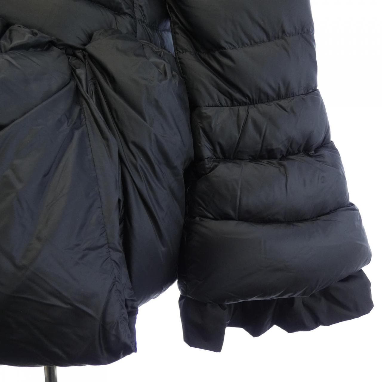 モンクレール MONCLER LOEILL ダウンジャケット