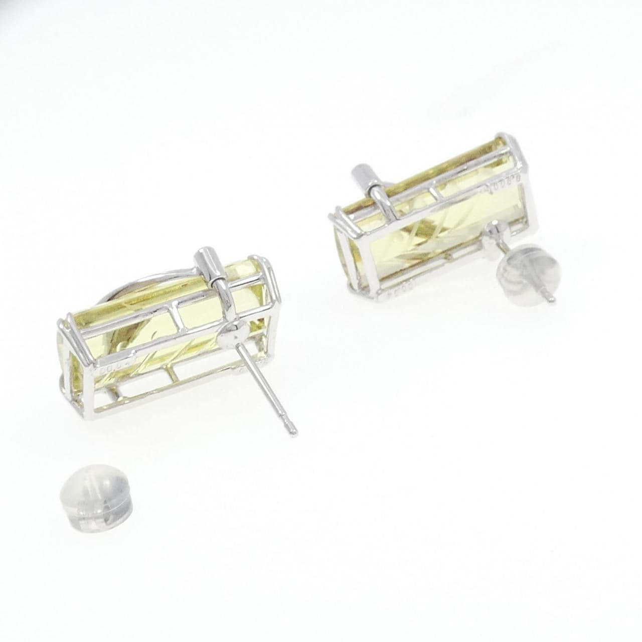 K14WG Quartz Earrings 18.73CT