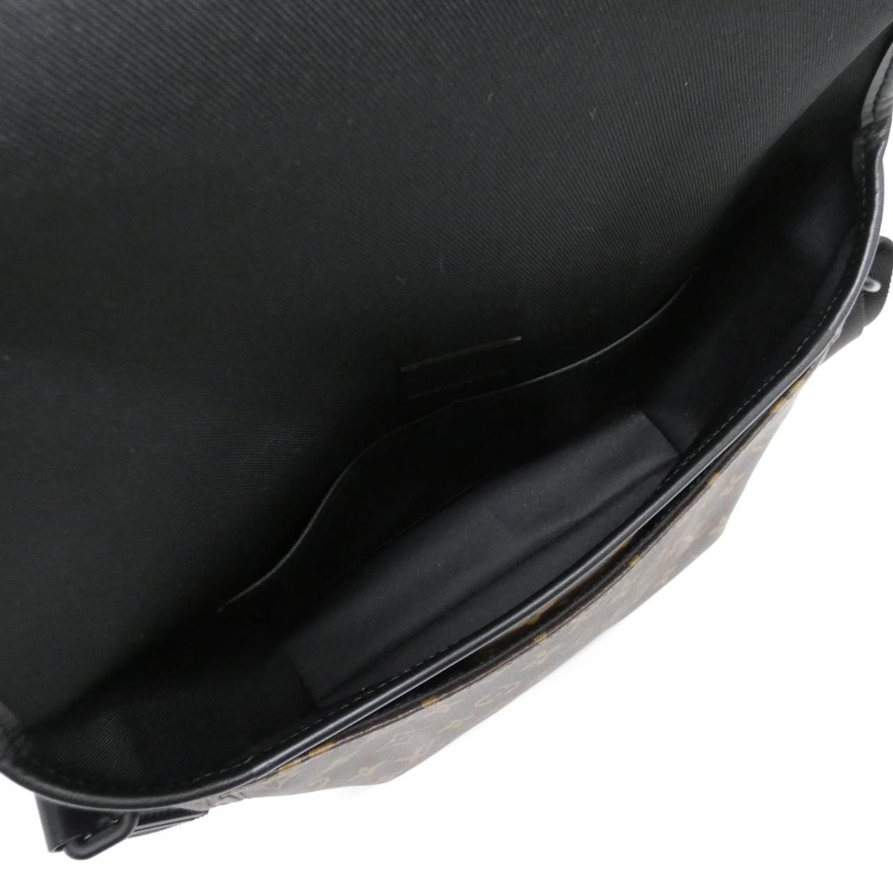 LOUIS VUITTON Monogram Macassar Magnetic Messenger M45557 Shoulder Bag