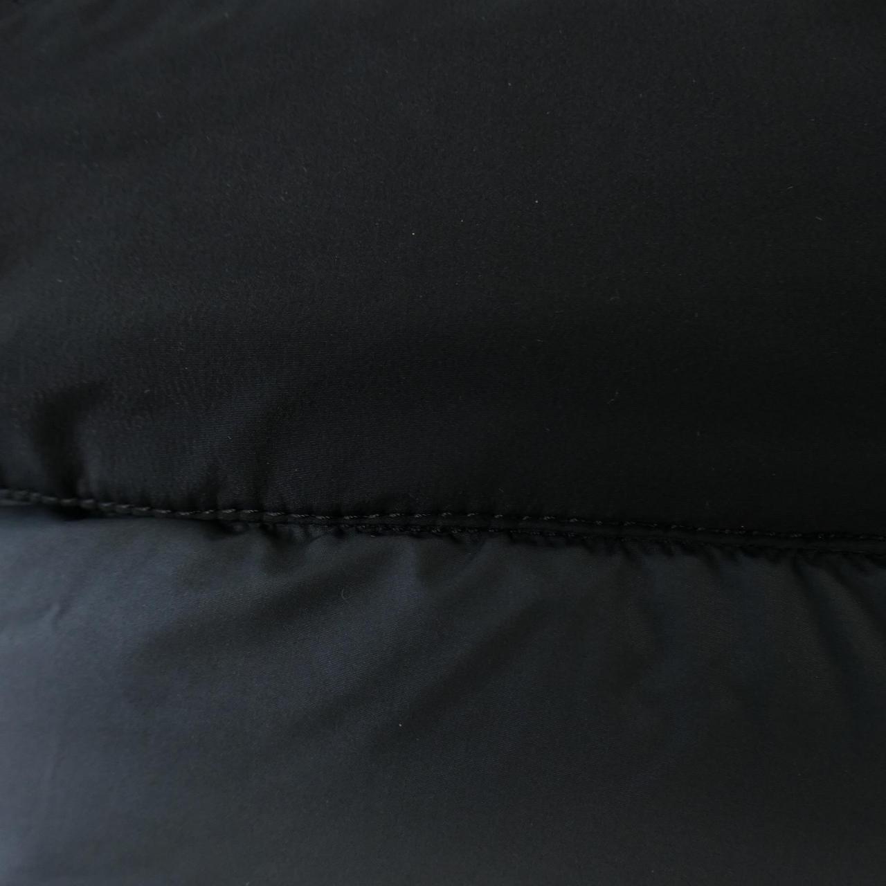 モンクレール MONCLER ダウンジャケット