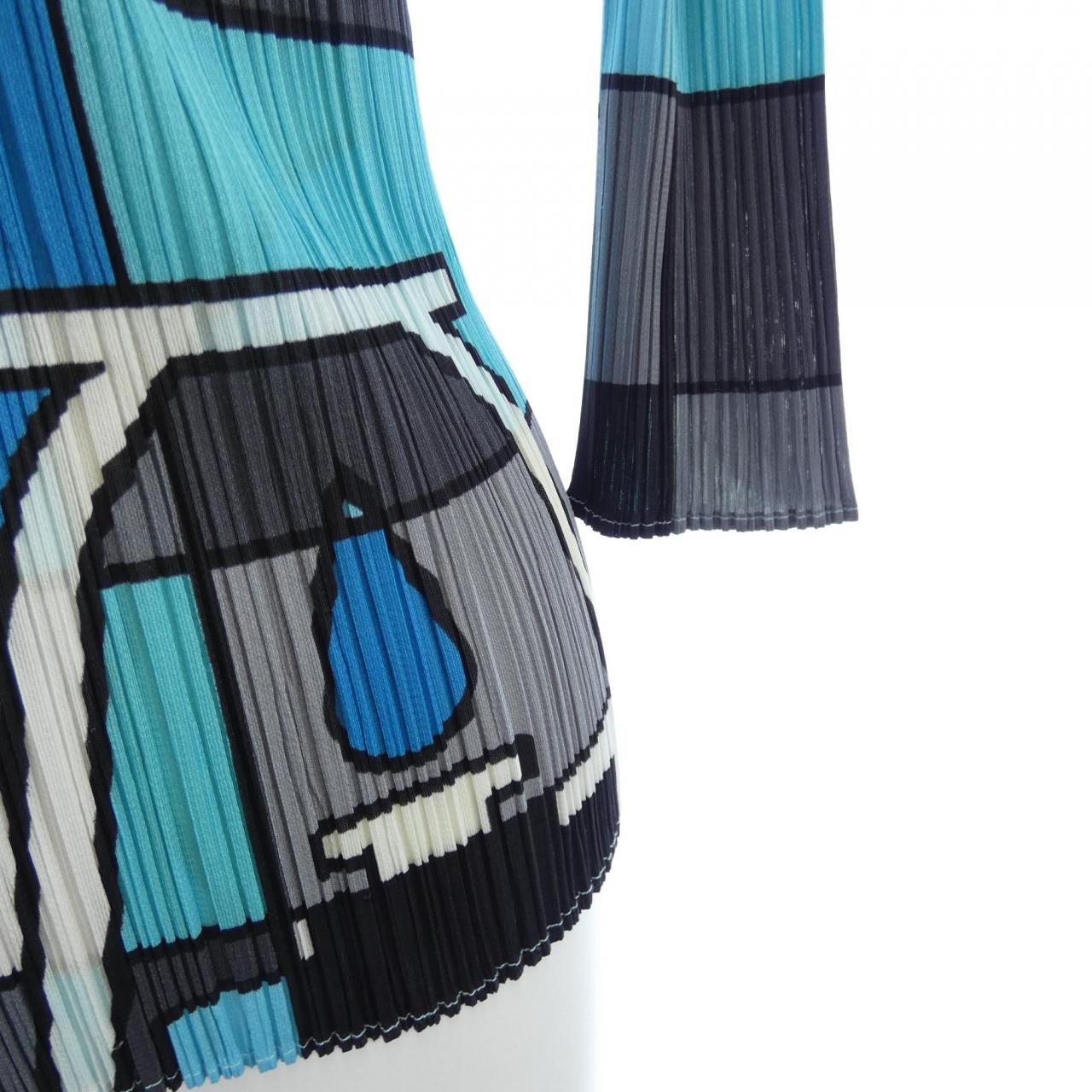 プリーツプリーズ PLEATS PLEASE トップス