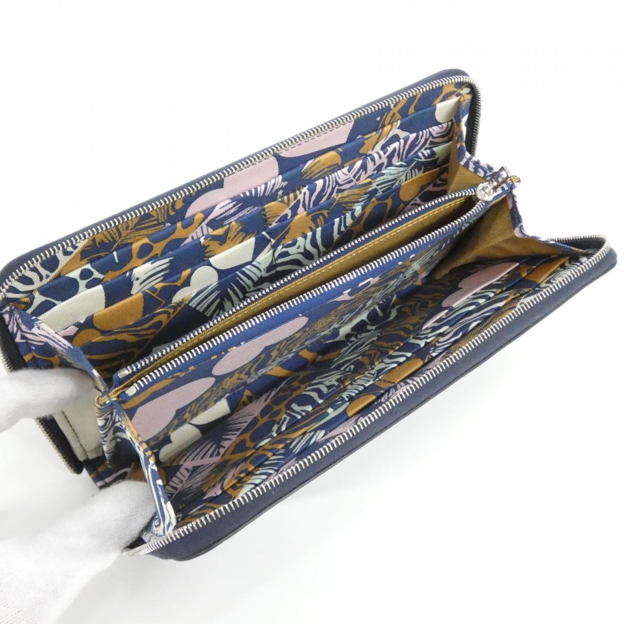 エルメス WILD シルク イン クラシック 084700CK 財布