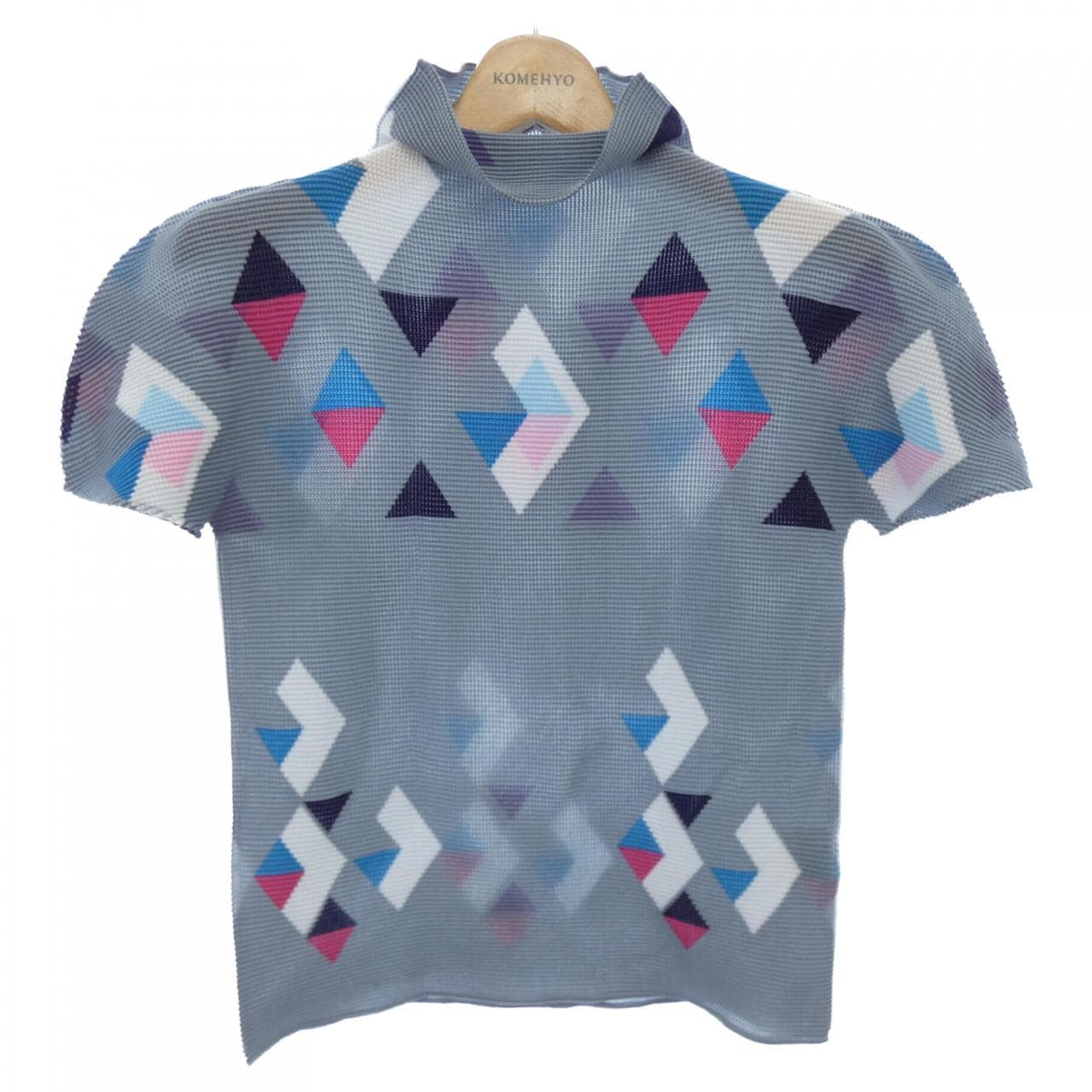 ミーイッセイミヤケ me ISSEY MIYAKE トップス