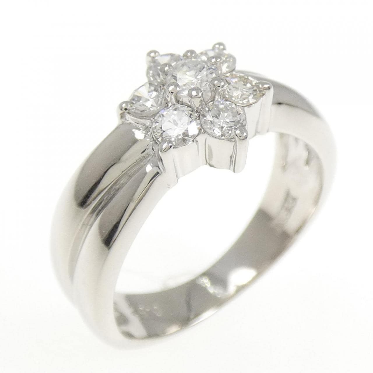 PT900 フラワー ダイヤモンド リング 0.52CT