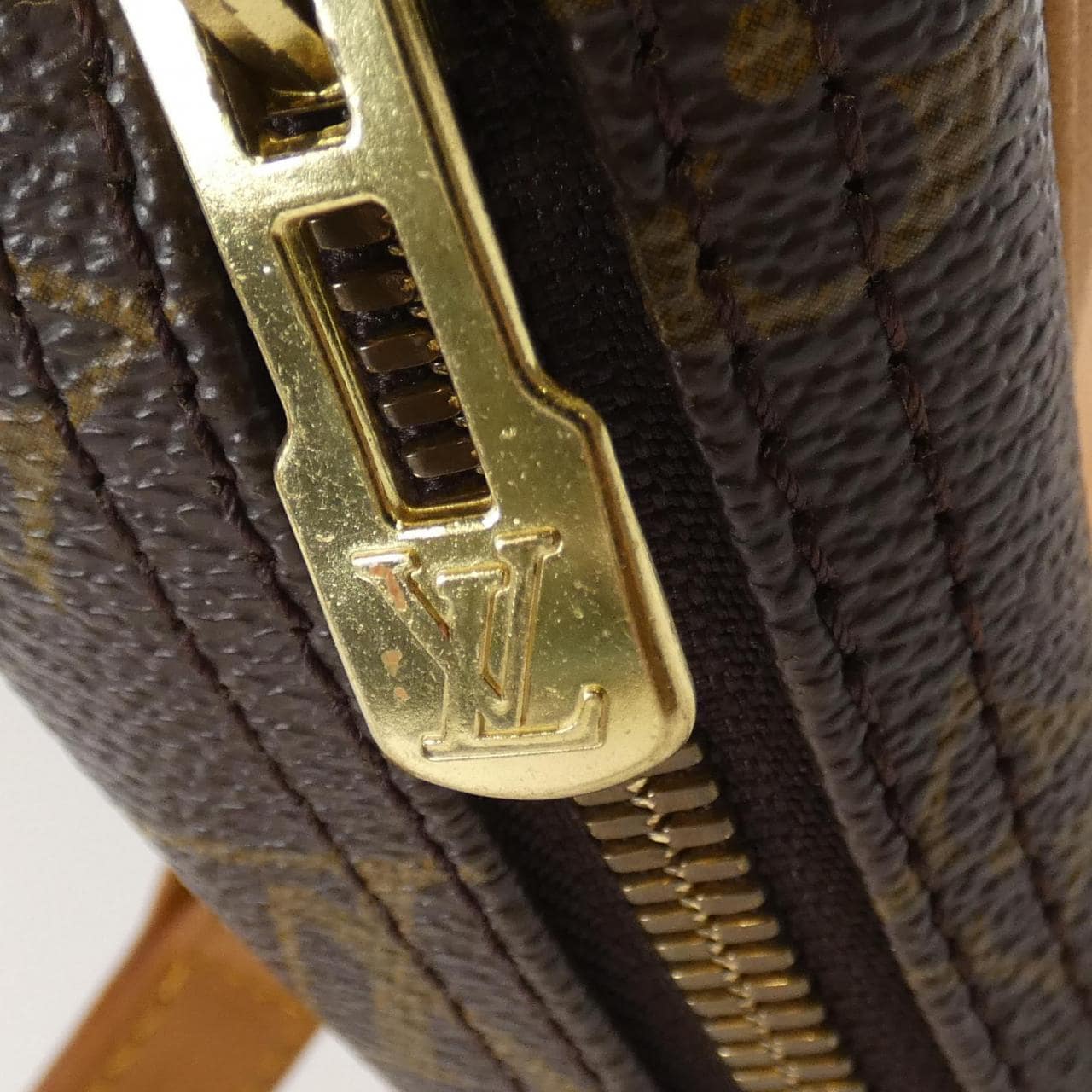 LOUIS VUITTON Monogram Excursion M41450 包