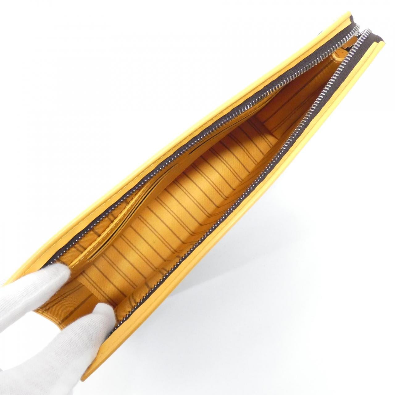 ルイヴィトン モノグラム マカサー ポシェット ヴォワヤージュ MM M12820 セカンドバッグ