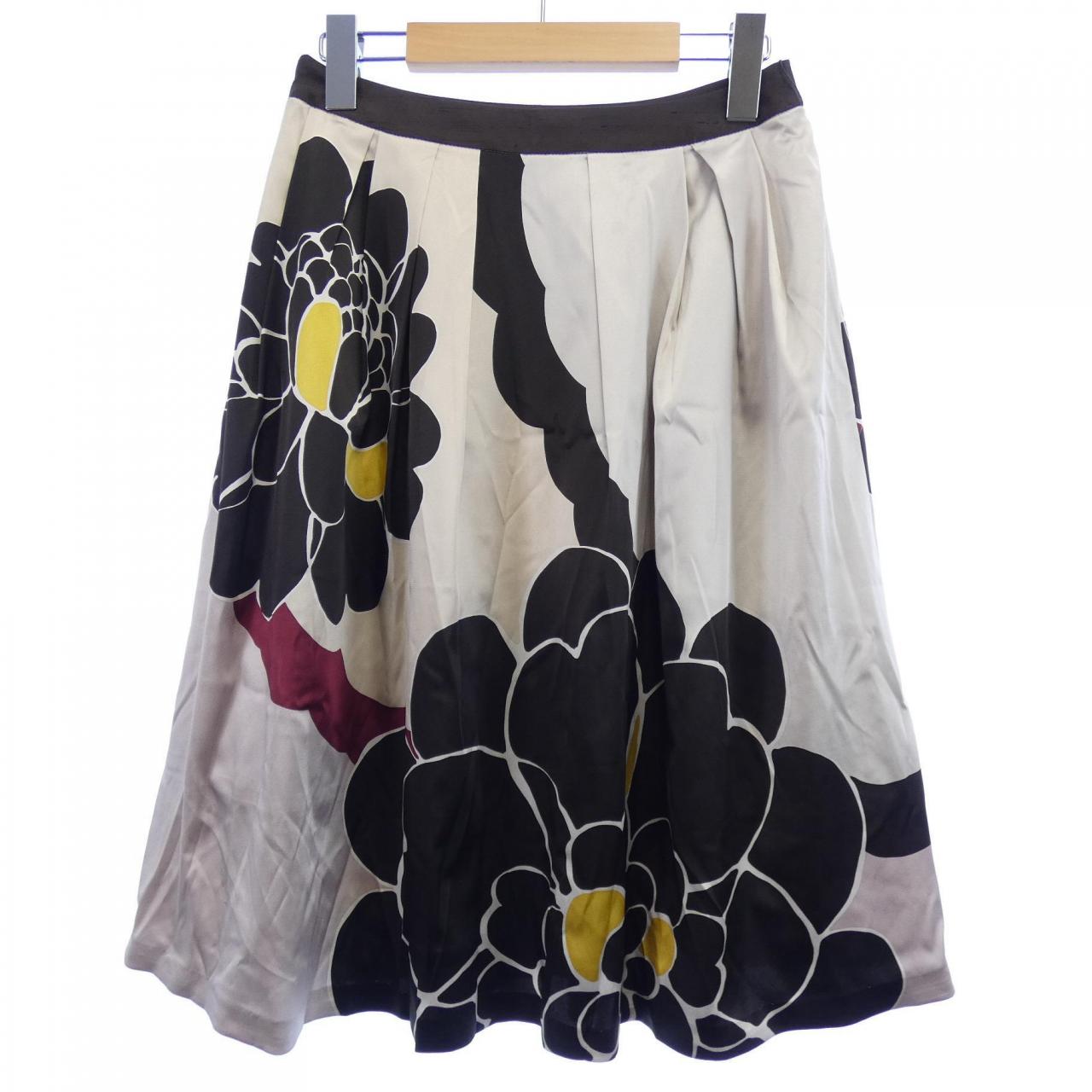 トゥービーシック TO BE CHIC スカート