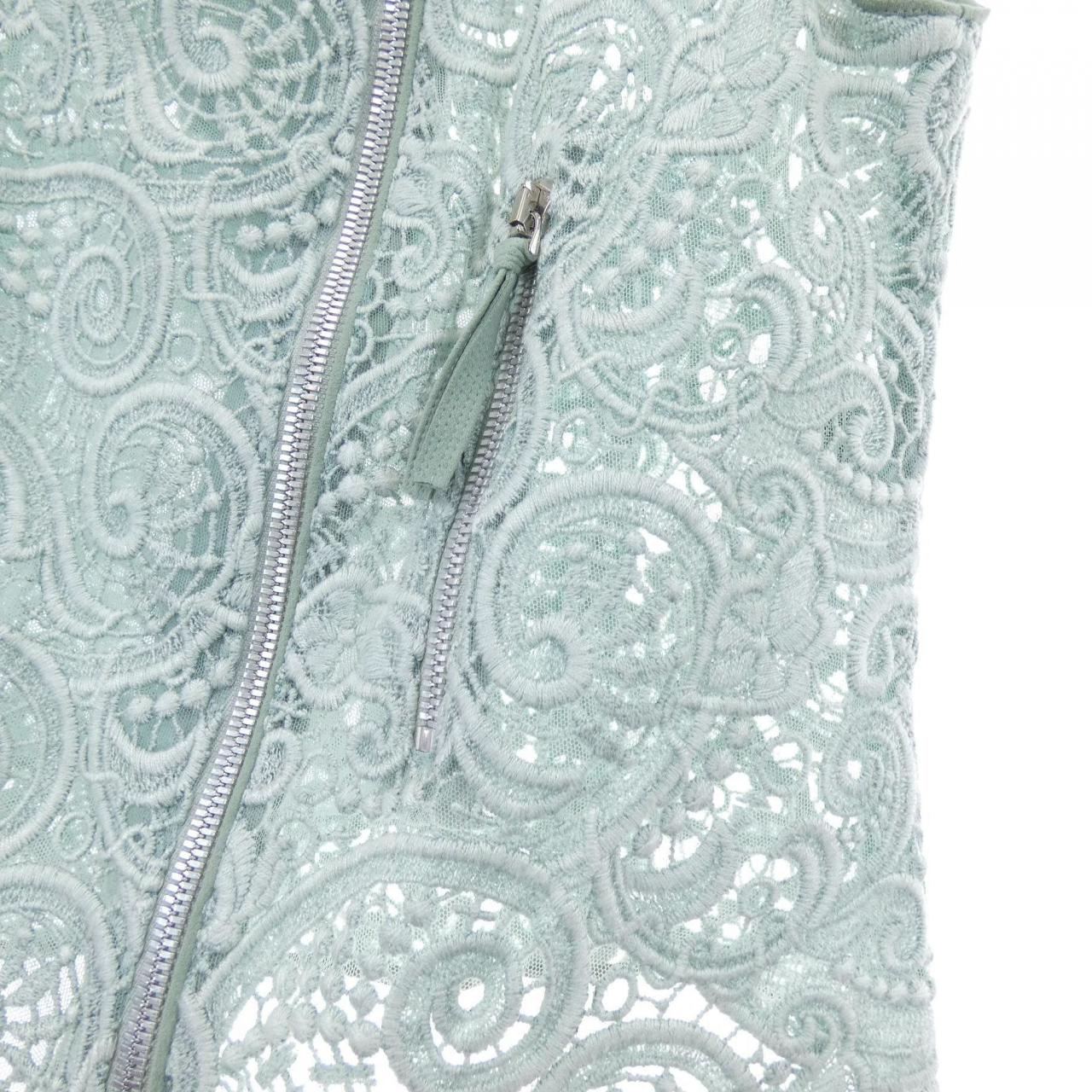 エルマンノシュエルビーノ ERMANNO SCERVINO ベスト