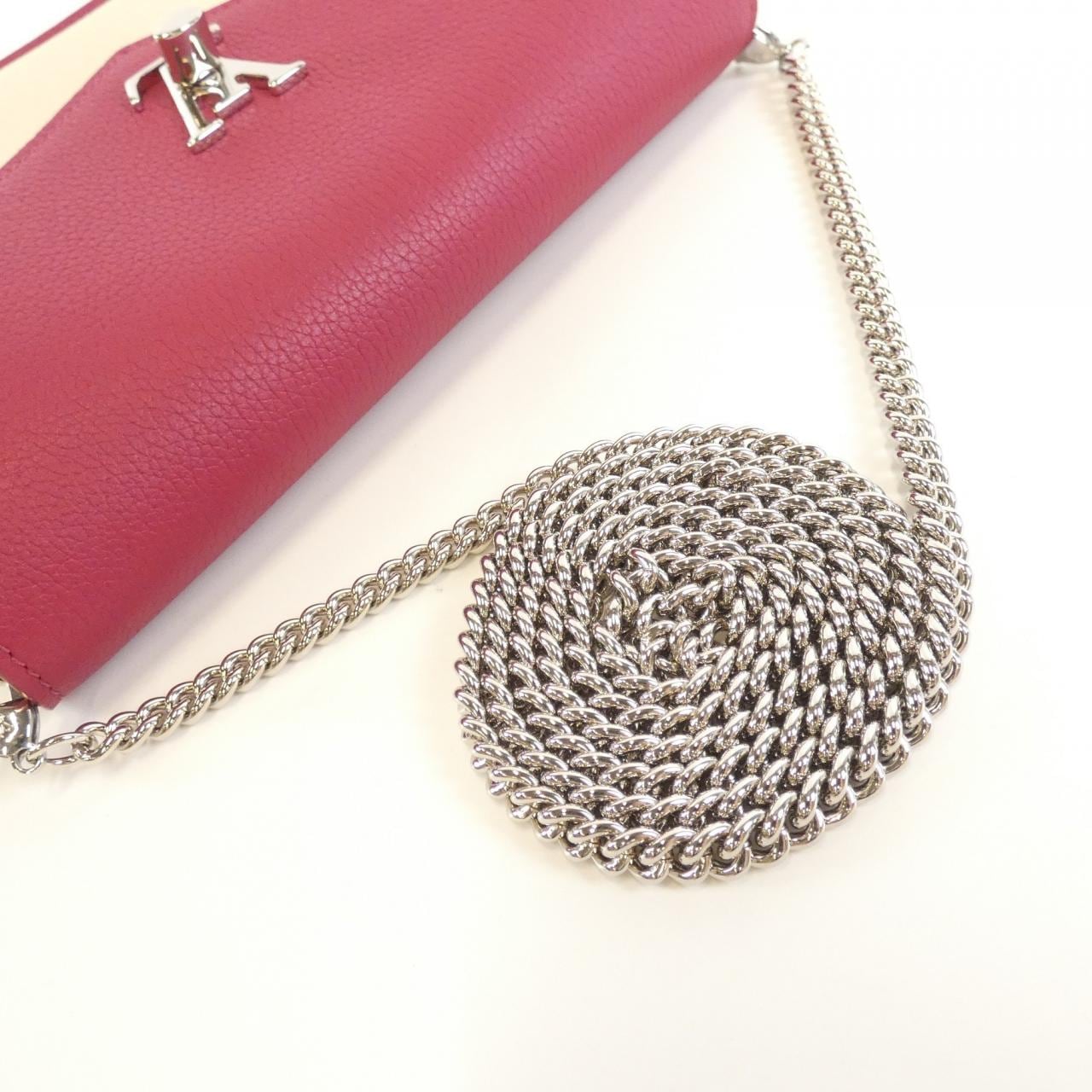 LOUIS VUITTON Pochette Lockme Chain M63470 单肩包