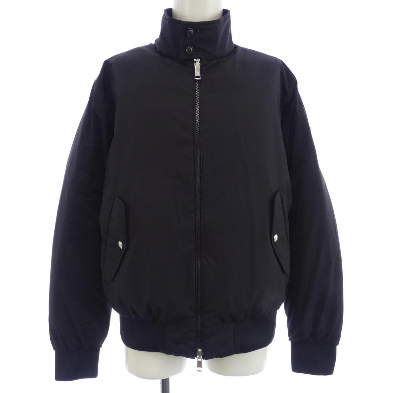 モンクレール MONCLER ダウンジャケット