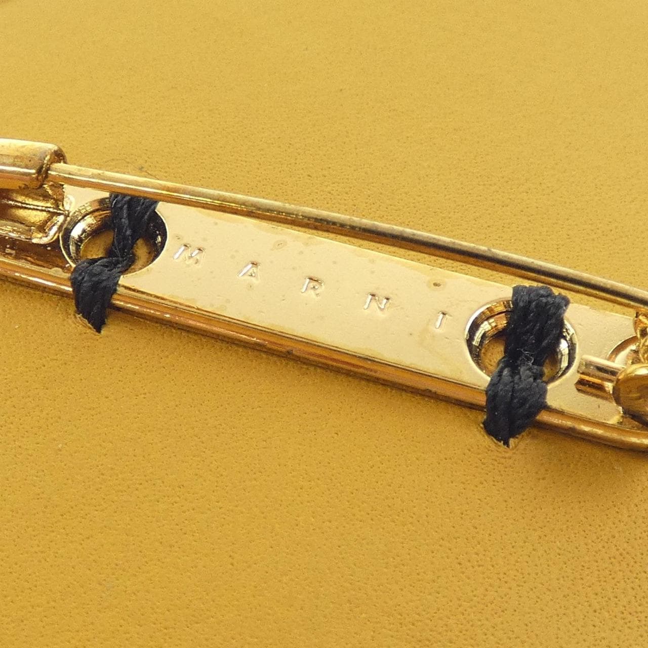マルニ MARNI ブローチ