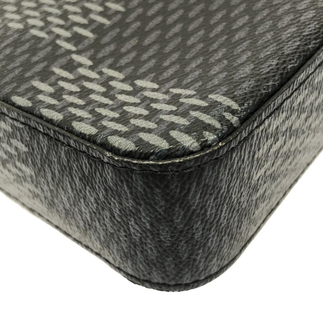 ルイヴィトン ダミエ グラフィット 3D トリオ メッセンジャー N50017 ショルダーバッグ